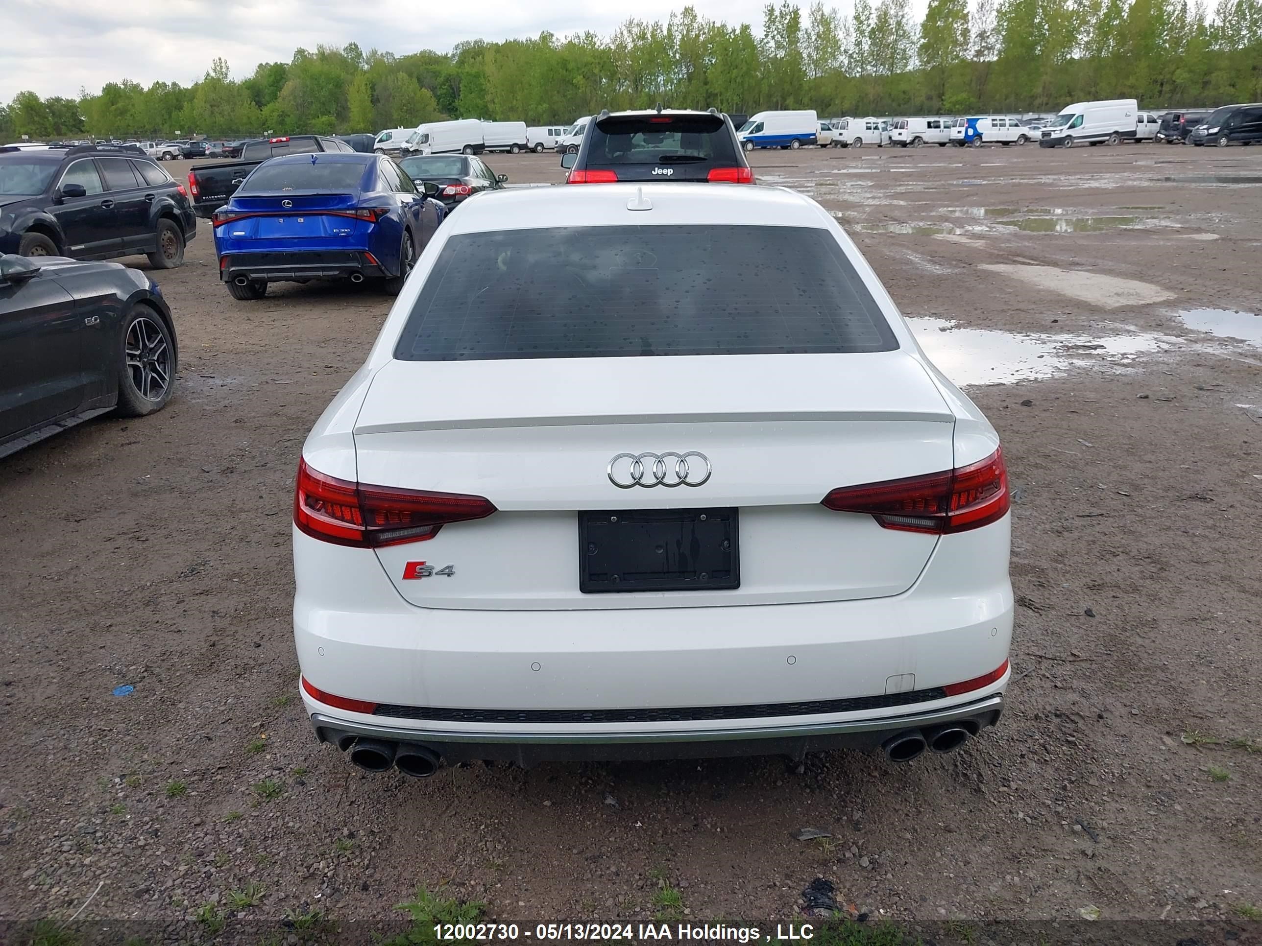 Photo 15 VIN: WAUC4AF40JA010280 - AUDI S4 