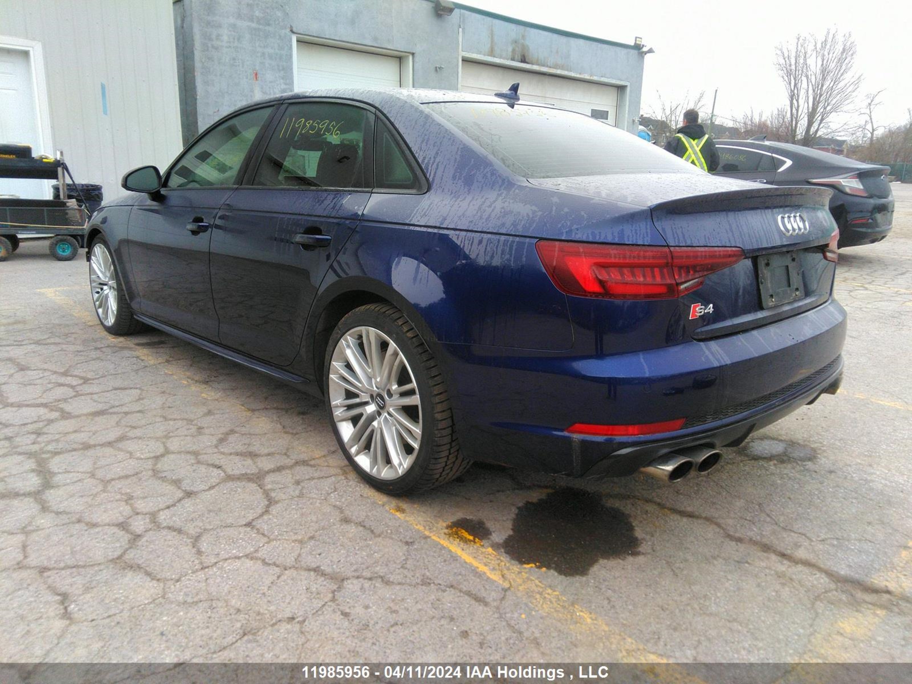 Photo 2 VIN: WAUC4AF42KA019385 - AUDI S4 