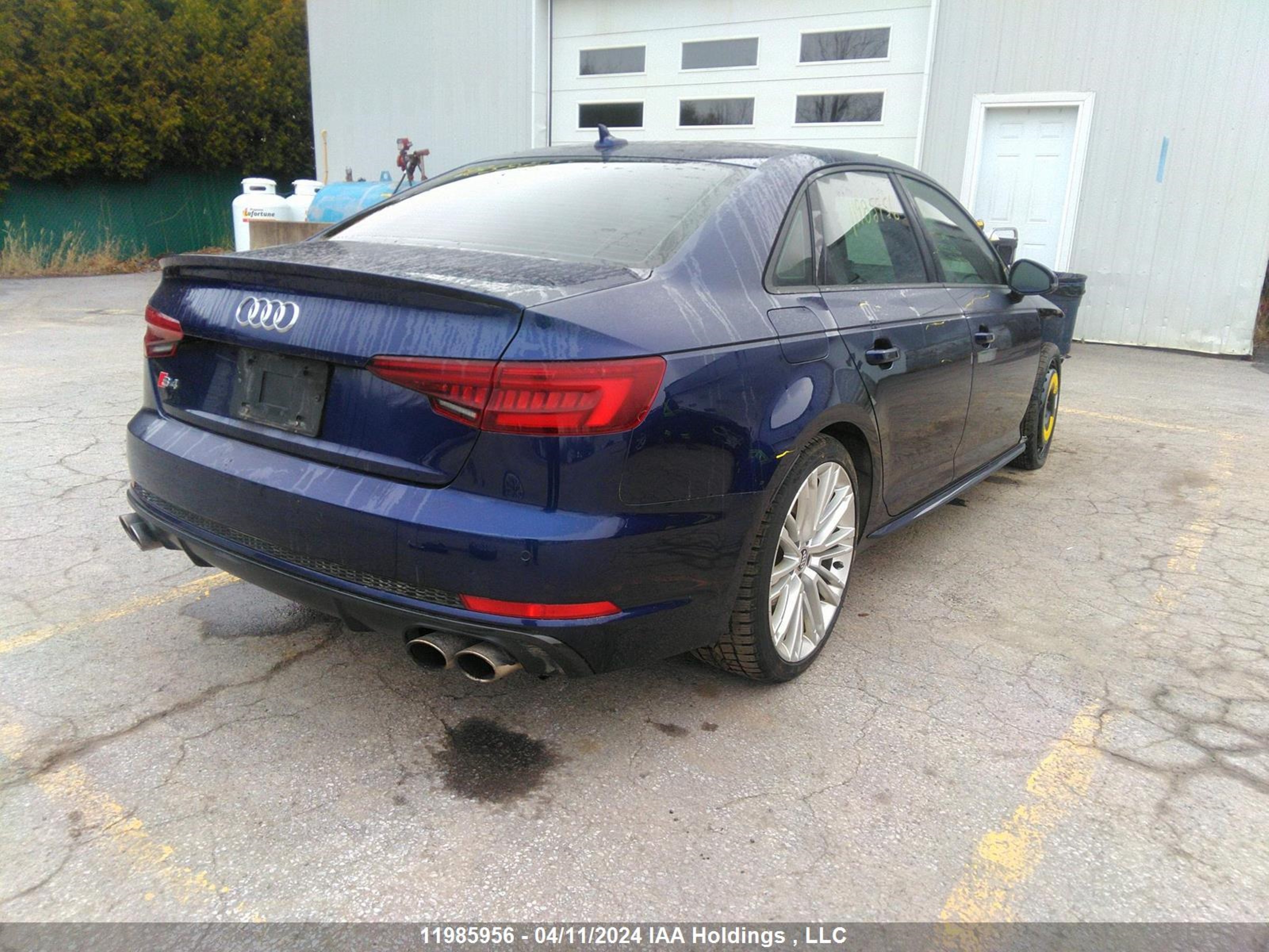 Photo 3 VIN: WAUC4AF42KA019385 - AUDI S4 