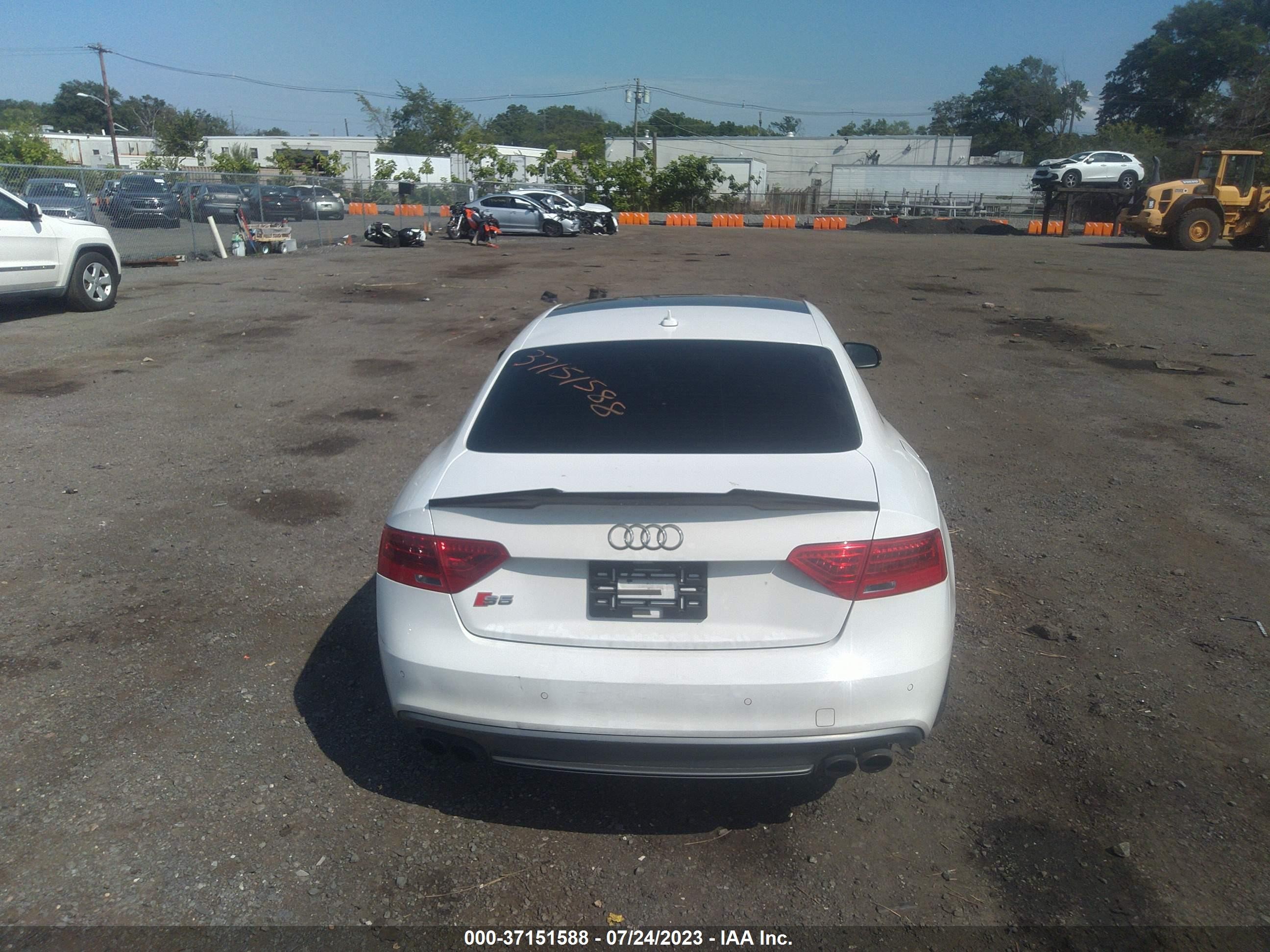 Photo 15 VIN: WAUC4AFR5GA028262 - AUDI S5 