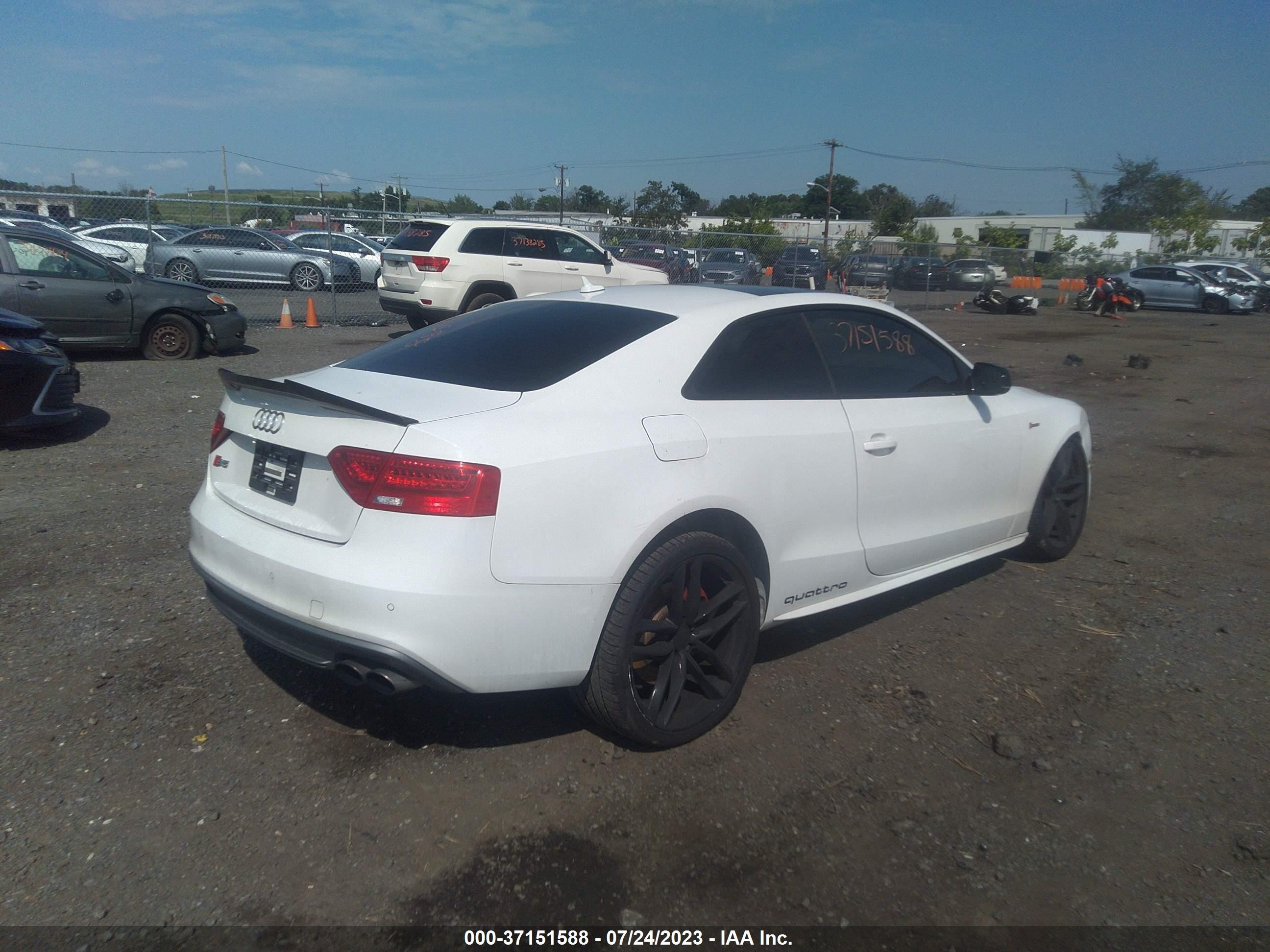 Photo 3 VIN: WAUC4AFR5GA028262 - AUDI S5 