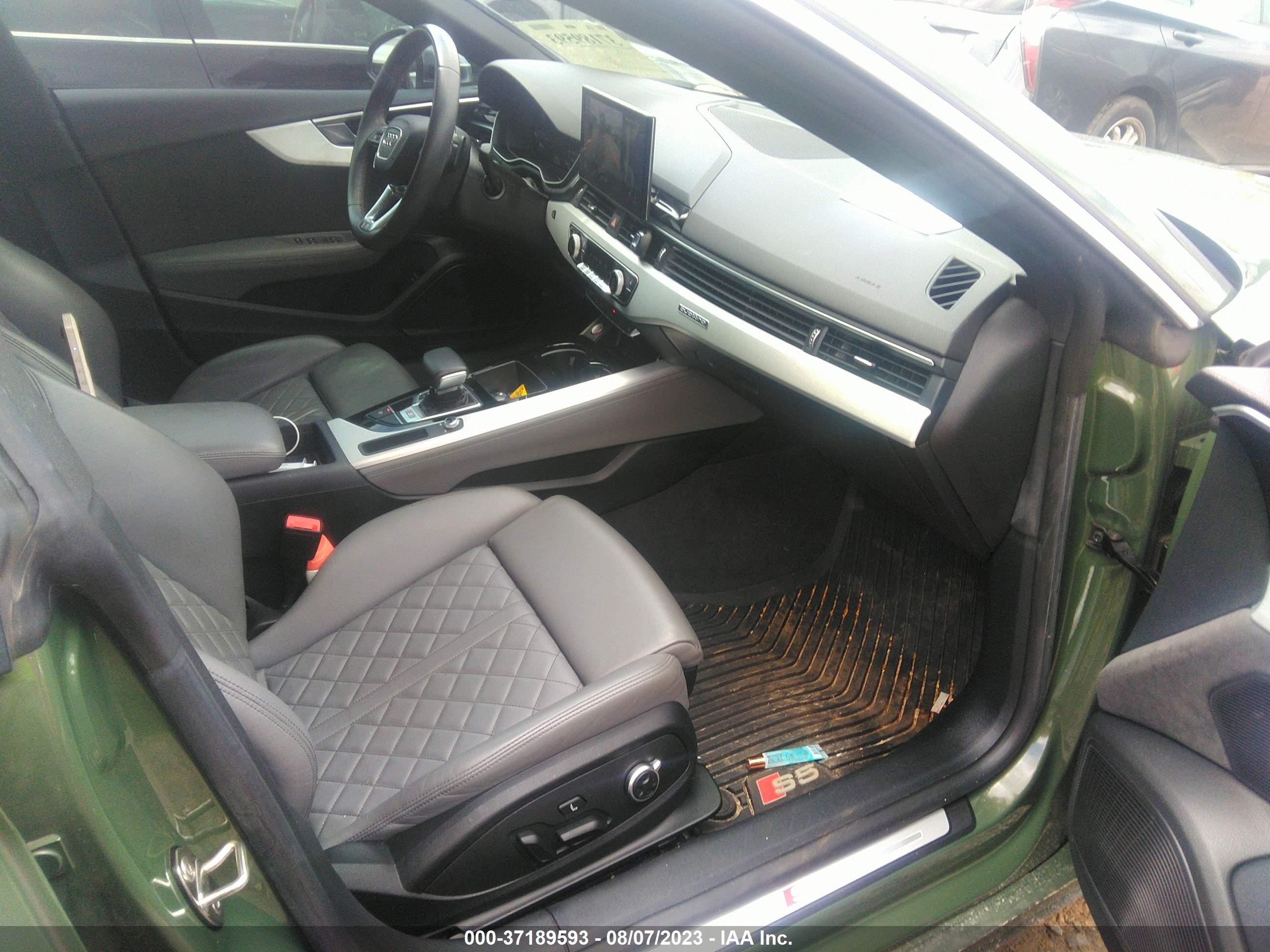 Photo 4 VIN: WAUC4CF50MA032563 - AUDI S5 