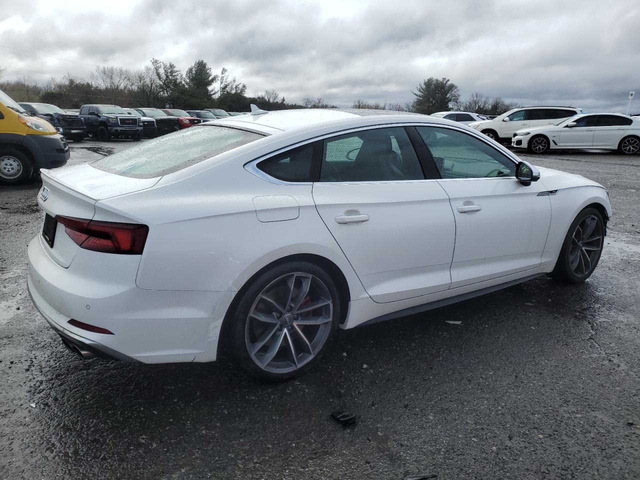 Photo 2 VIN: WAUC4CF51JA094985 - AUDI RS5 