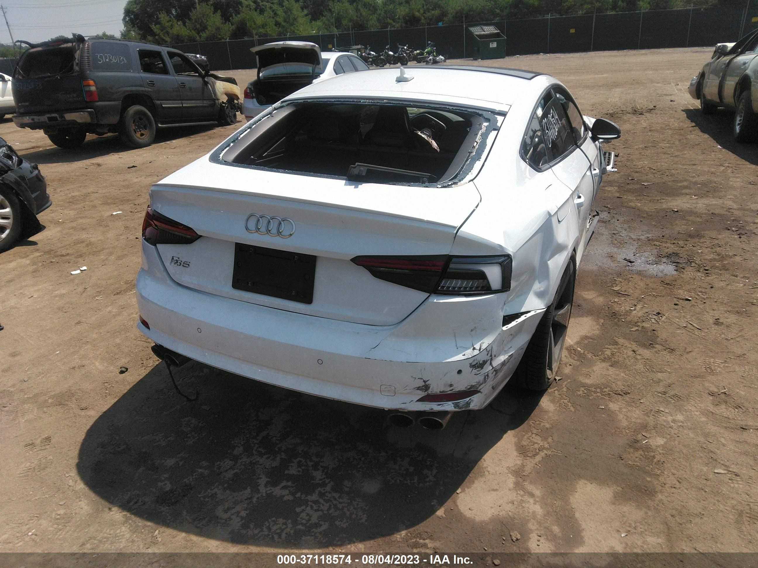 Photo 3 VIN: WAUC4CF51KA090355 - AUDI S5 