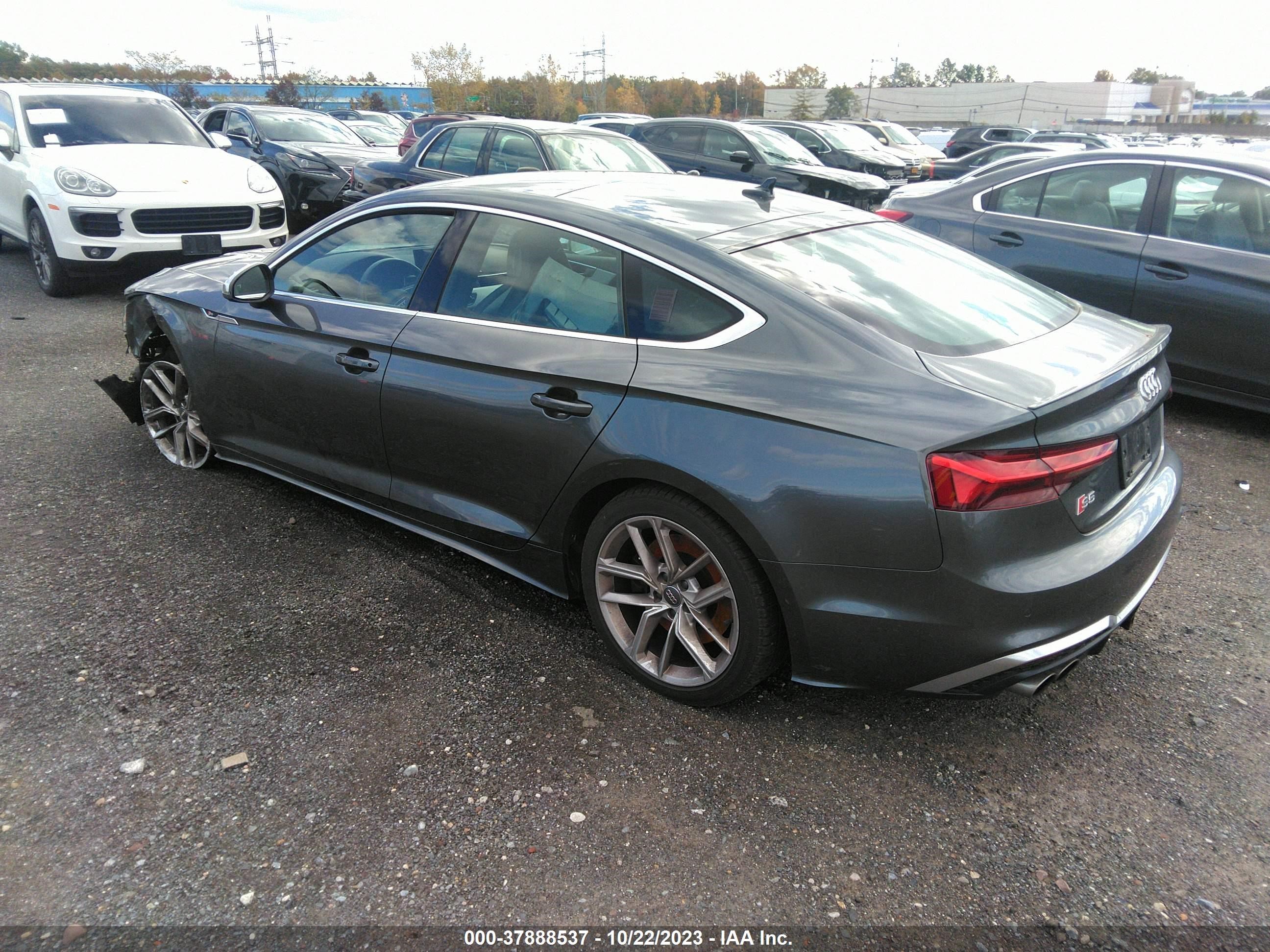 Photo 2 VIN: WAUC4CF52MA008815 - AUDI S5 