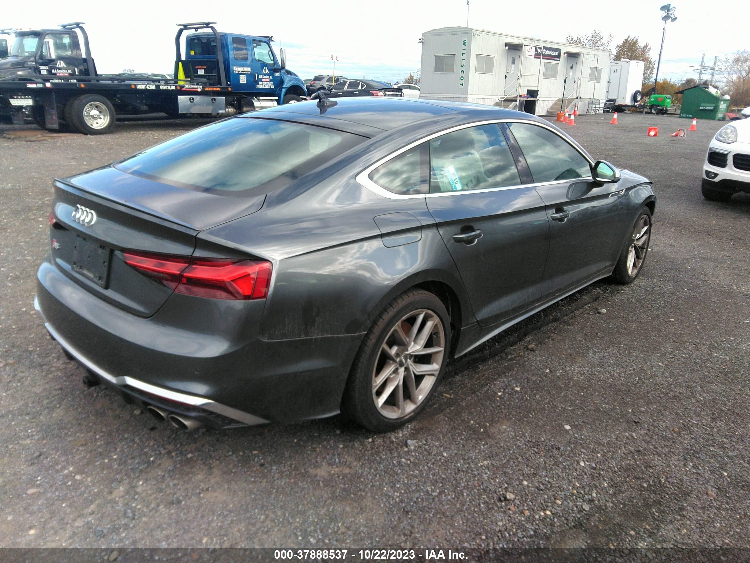 Photo 3 VIN: WAUC4CF52MA008815 - AUDI S5 