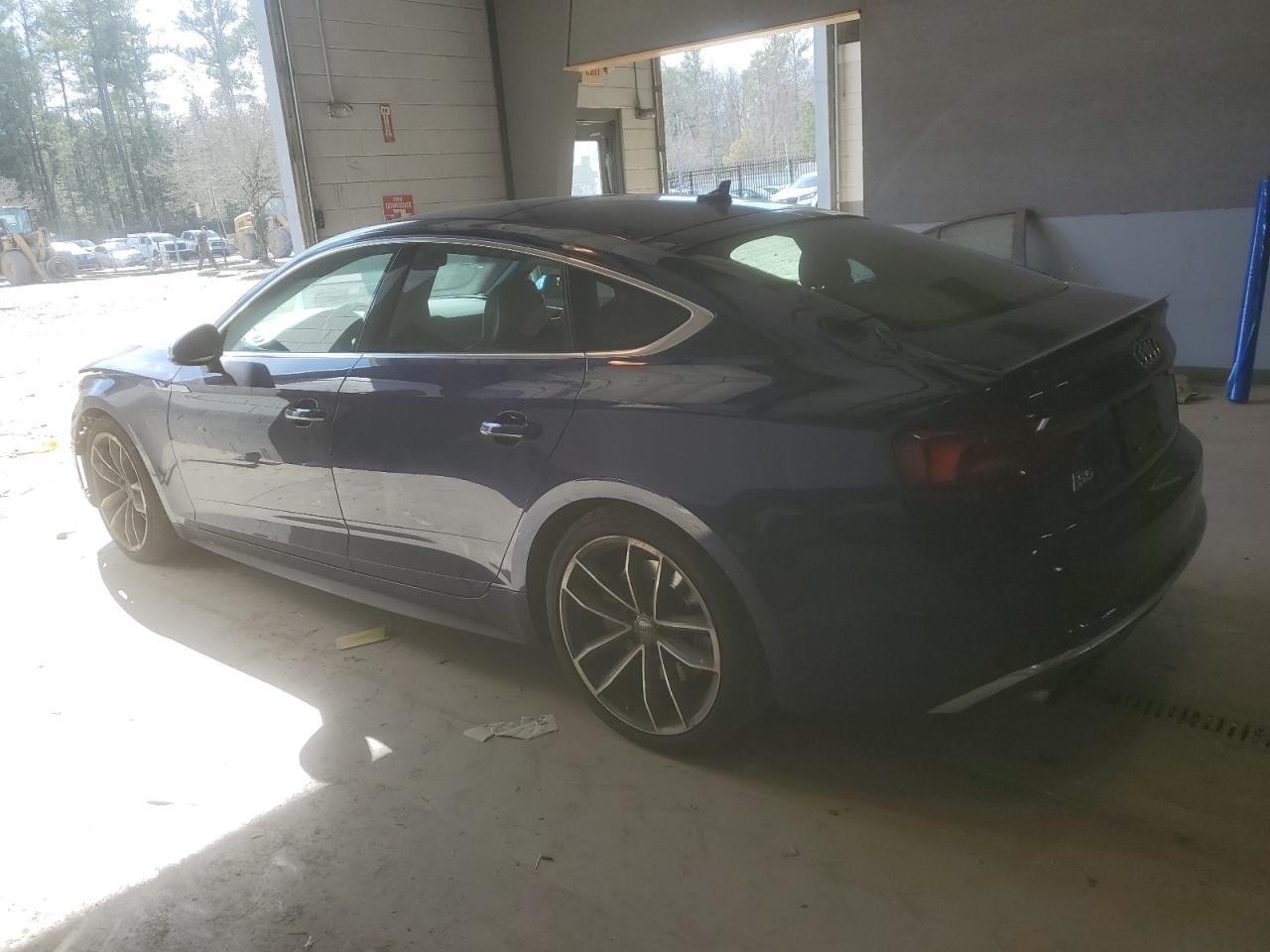 Photo 1 VIN: WAUC4CF54JA037129 - AUDI RS5 