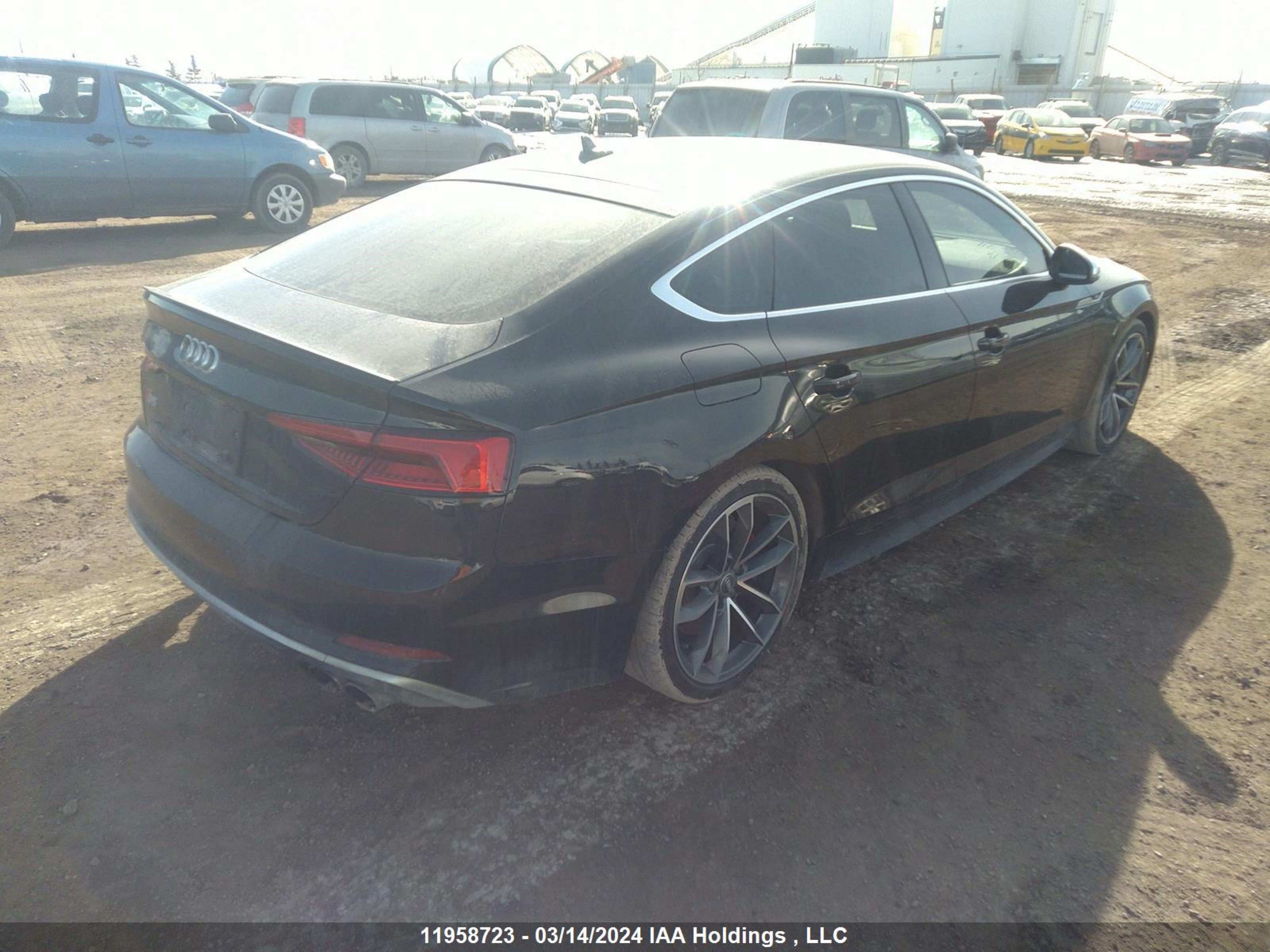 Photo 3 VIN: WAUC4CF56JA005783 - AUDI S5 