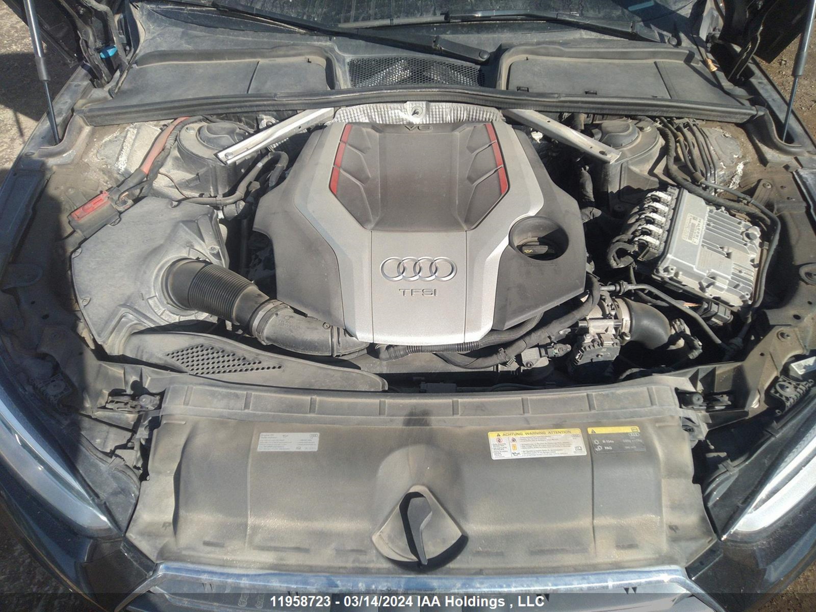 Photo 9 VIN: WAUC4CF56JA005783 - AUDI S5 