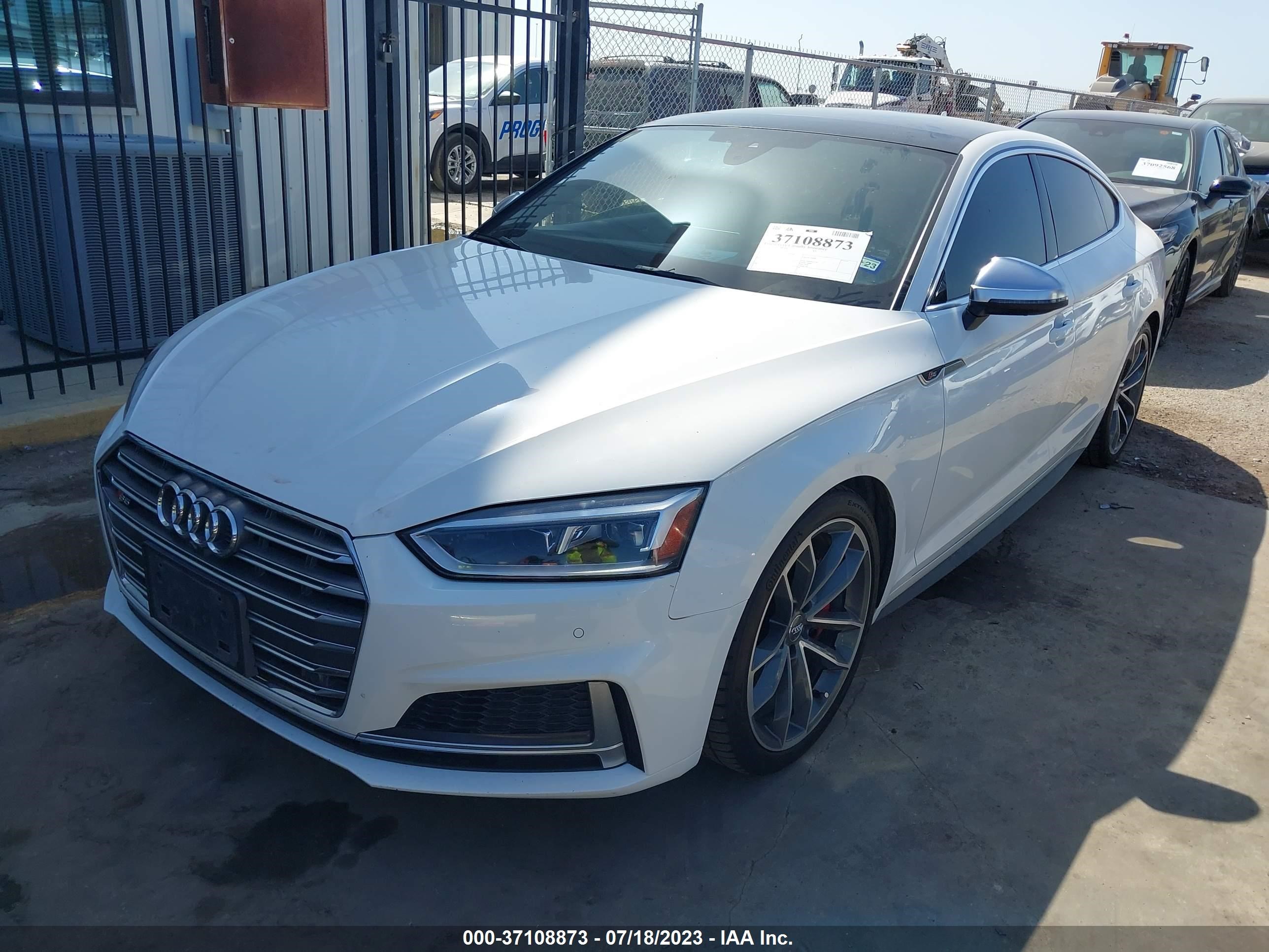 Photo 1 VIN: WAUC4CF56JA041392 - AUDI S5 