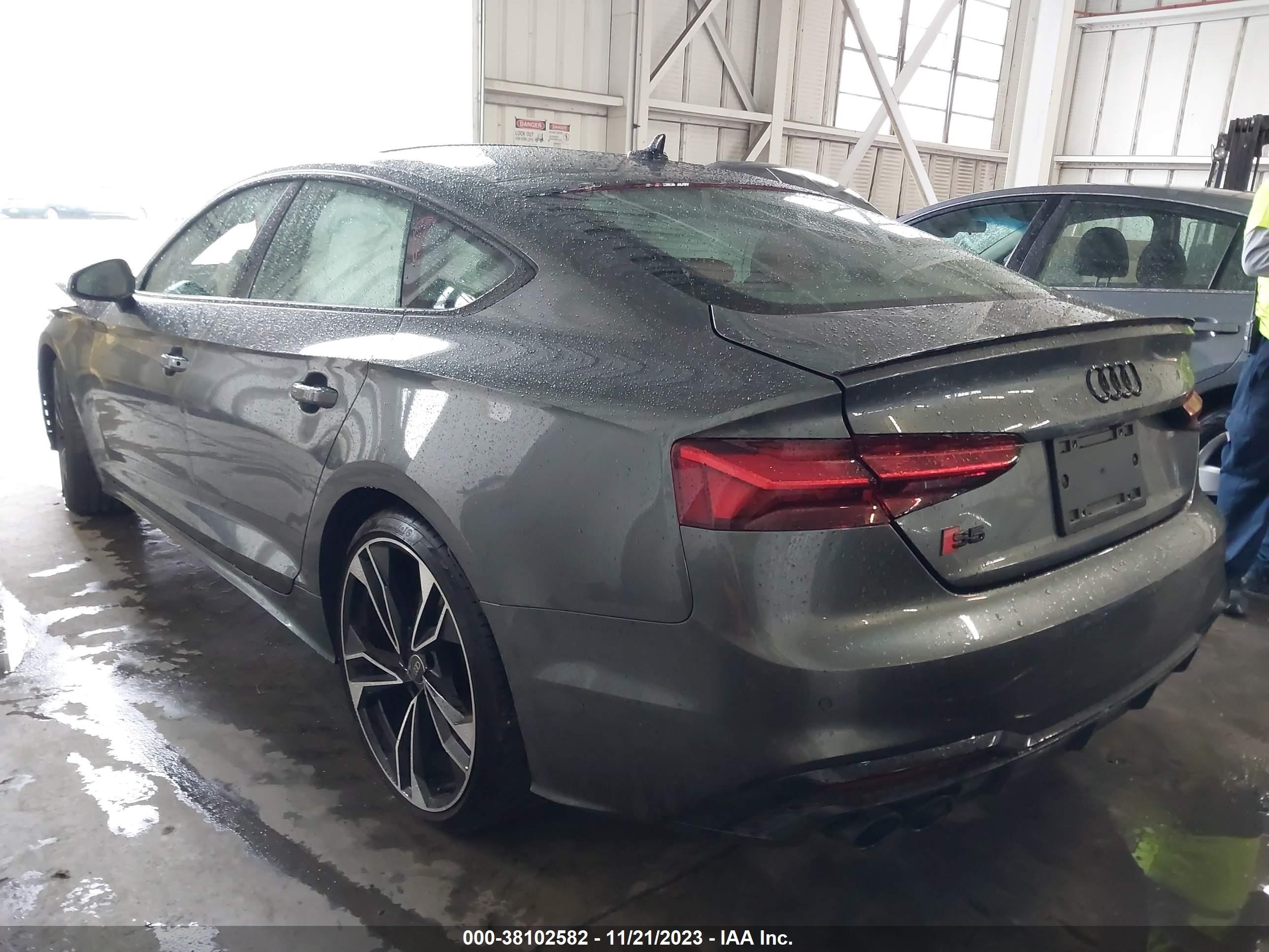 Photo 2 VIN: WAUC4CF56RA002393 - AUDI S5 