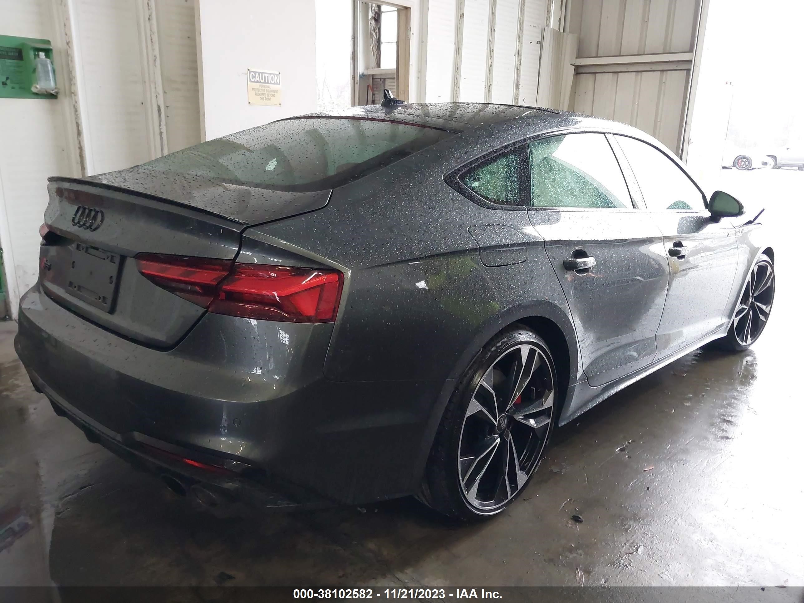 Photo 3 VIN: WAUC4CF56RA002393 - AUDI S5 