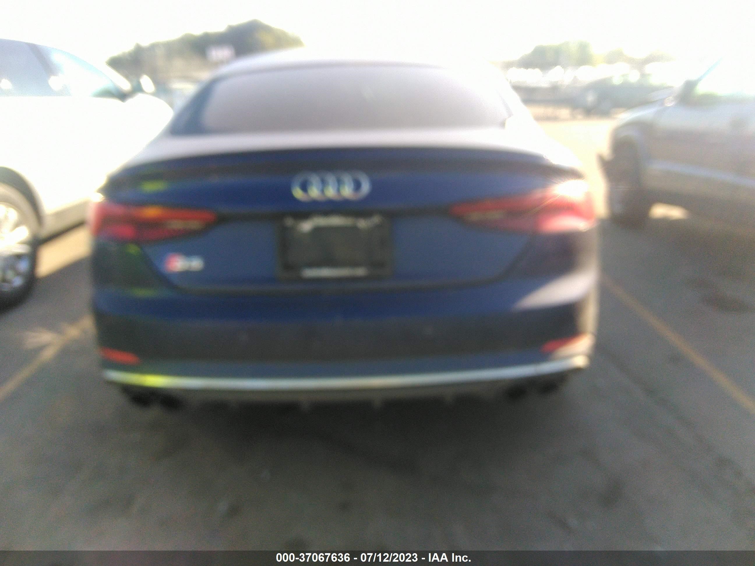 Photo 15 VIN: WAUC4CF57JA057553 - AUDI S5 