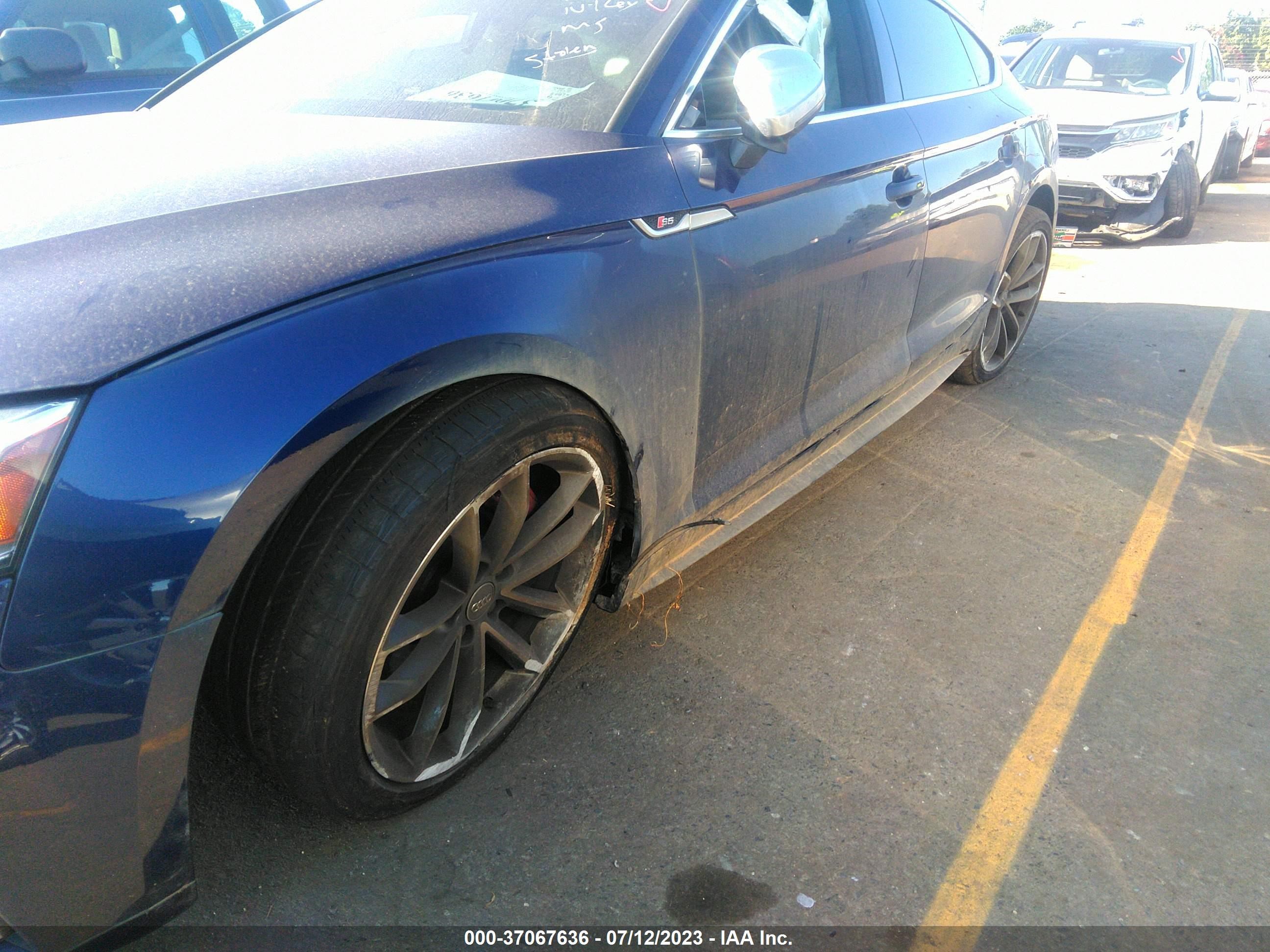 Photo 5 VIN: WAUC4CF57JA057553 - AUDI S5 