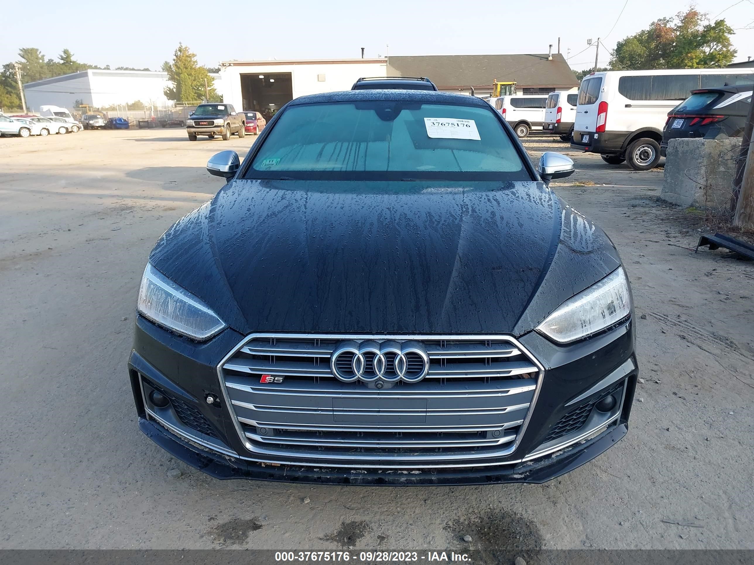 Photo 11 VIN: WAUC4CF58JA008863 - AUDI S5 