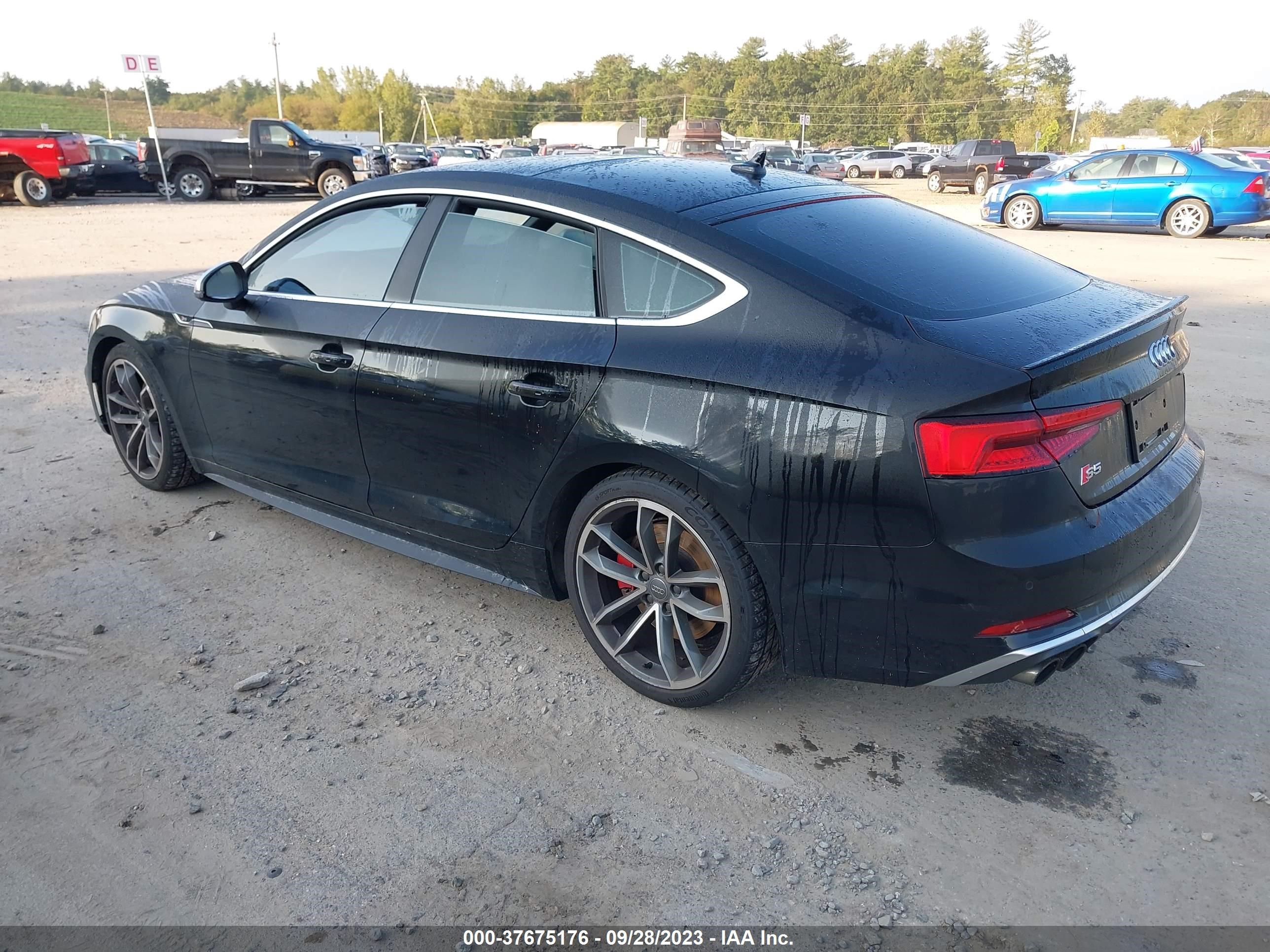 Photo 2 VIN: WAUC4CF58JA008863 - AUDI S5 