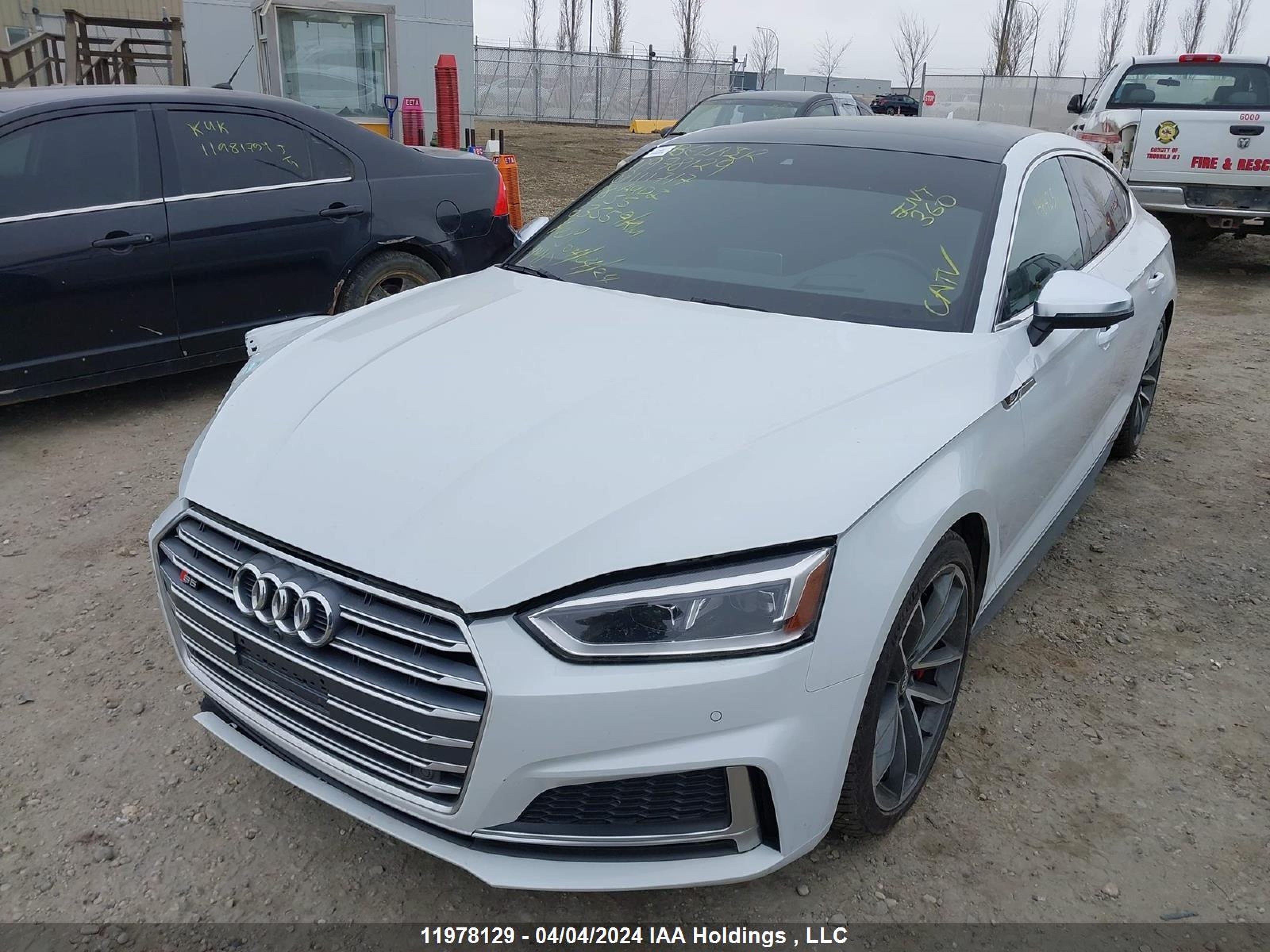 Photo 1 VIN: WAUC4CF58JA111717 - AUDI S5 