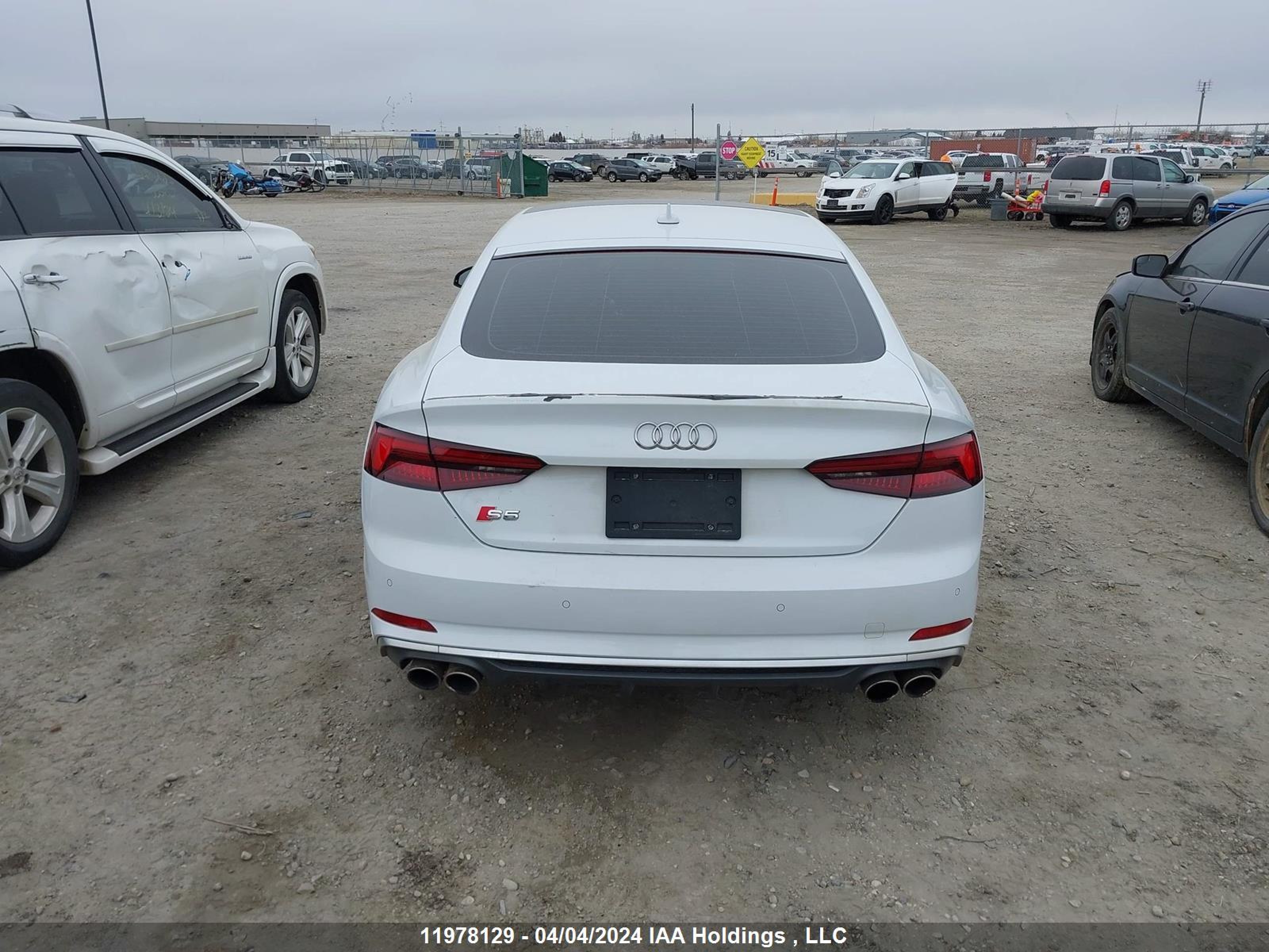 Photo 15 VIN: WAUC4CF58JA111717 - AUDI S5 