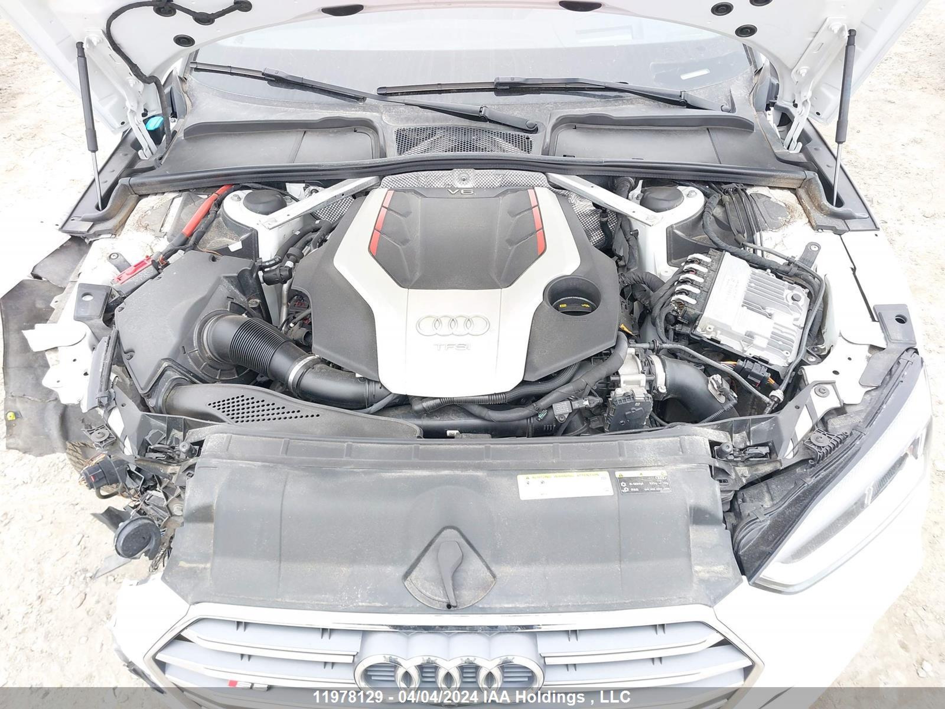 Photo 9 VIN: WAUC4CF58JA111717 - AUDI S5 