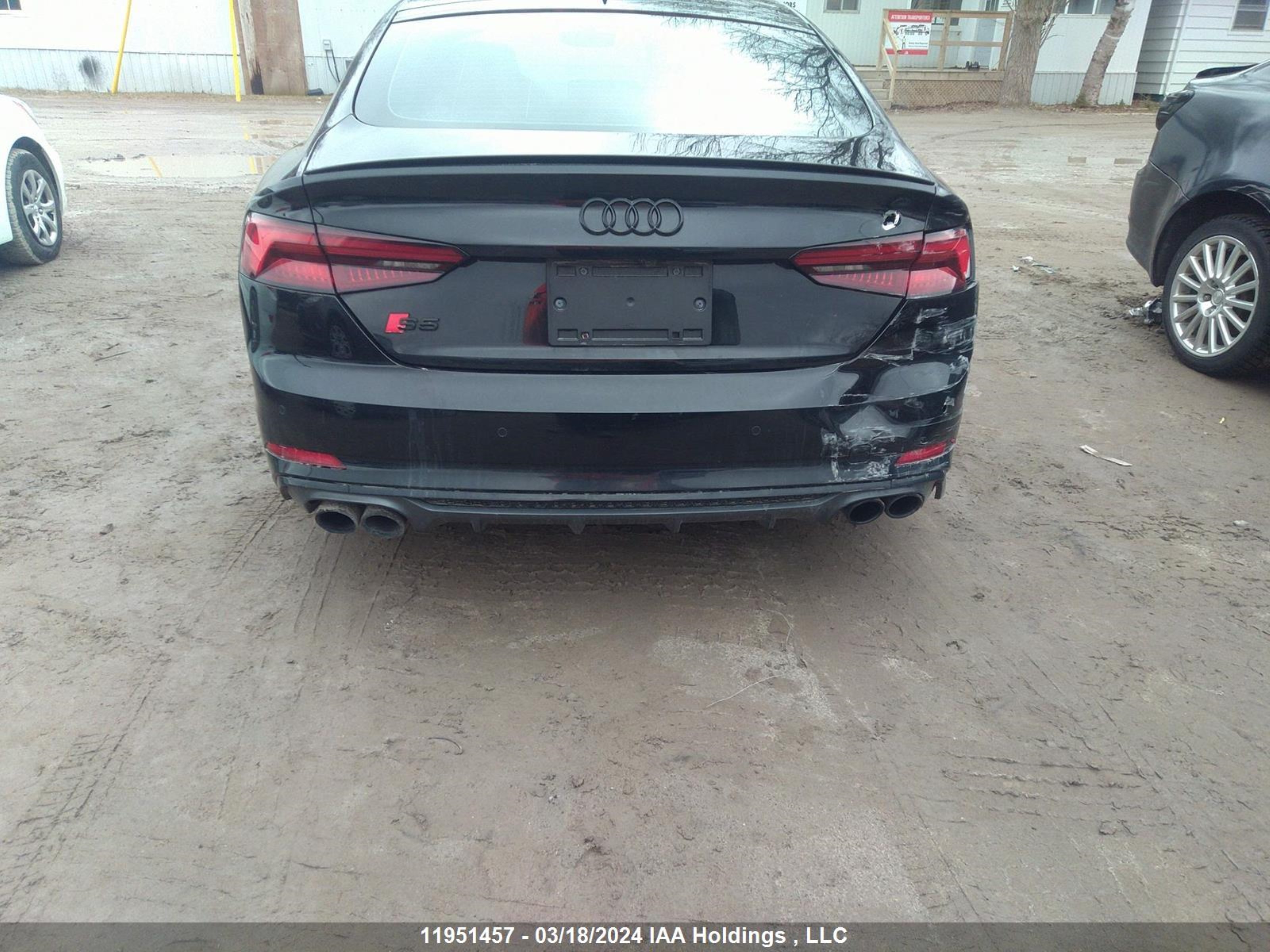 Photo 15 VIN: WAUC4CF59JA069719 - AUDI S5 