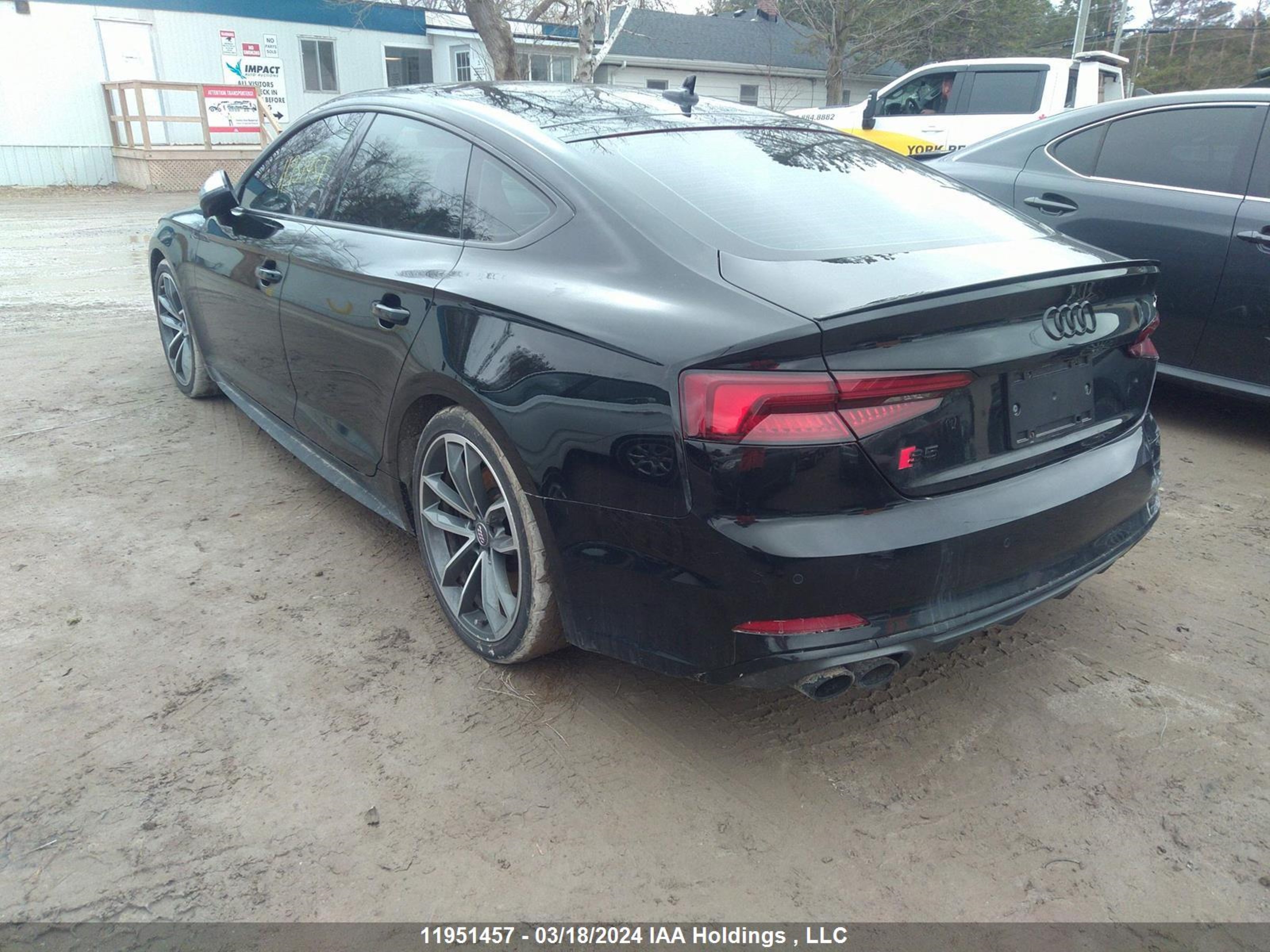 Photo 2 VIN: WAUC4CF59JA069719 - AUDI S5 