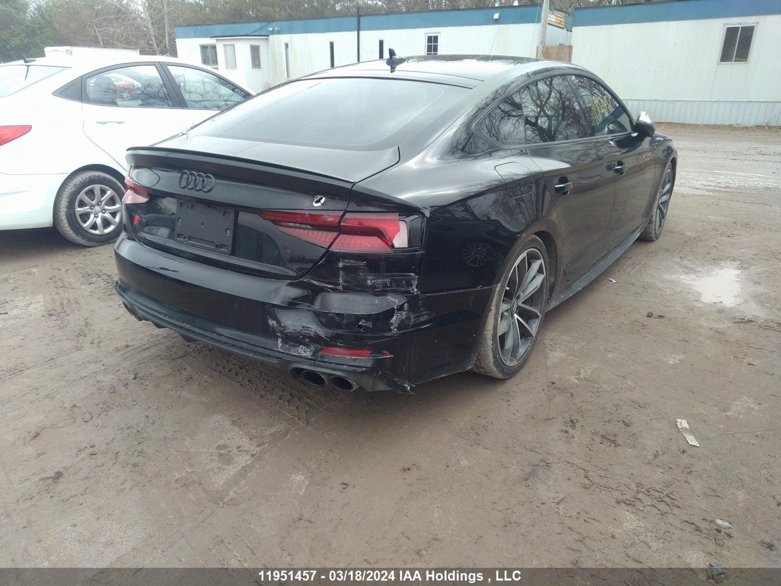 Photo 3 VIN: WAUC4CF59JA069719 - AUDI S5 