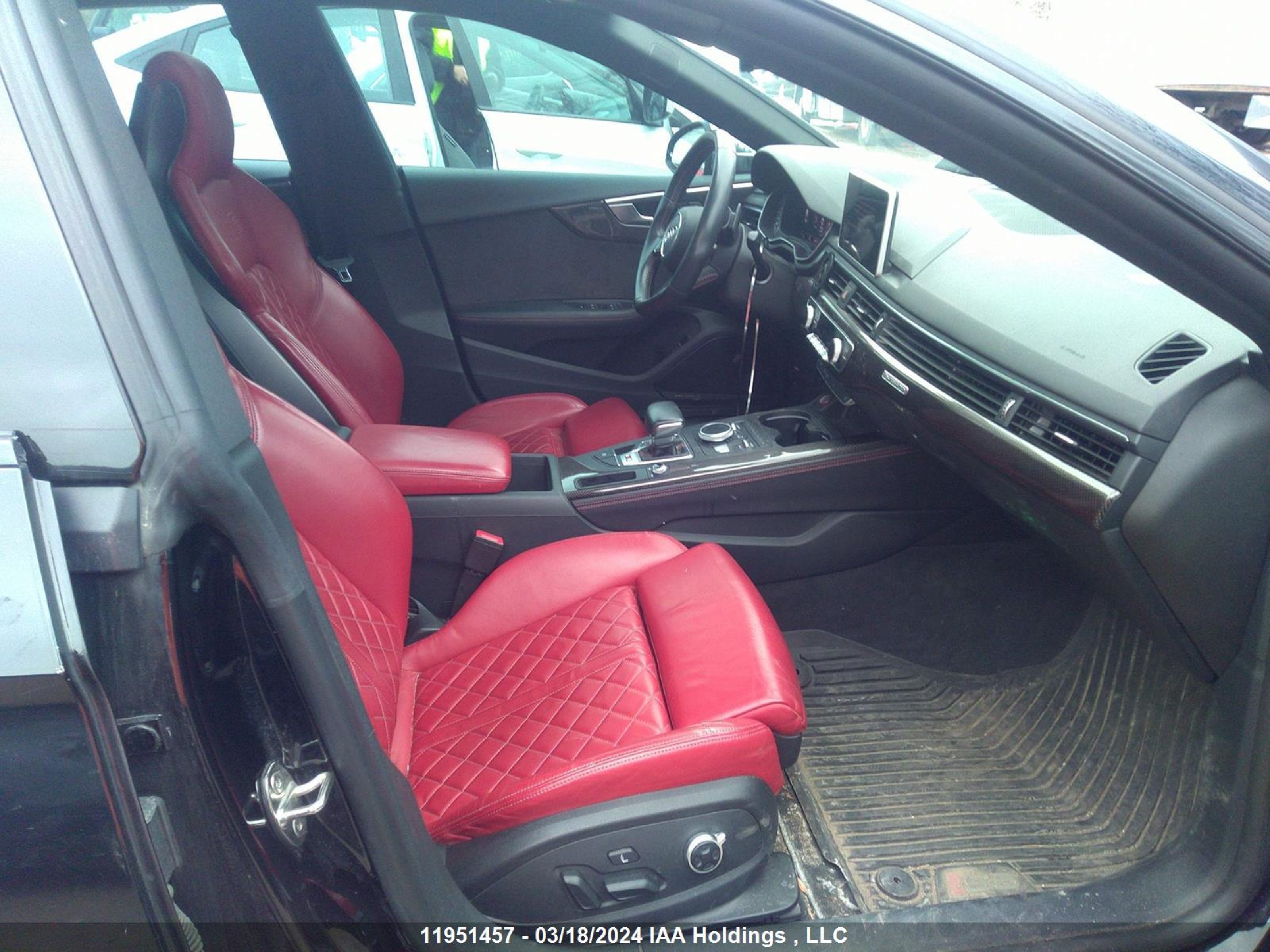 Photo 4 VIN: WAUC4CF59JA069719 - AUDI S5 