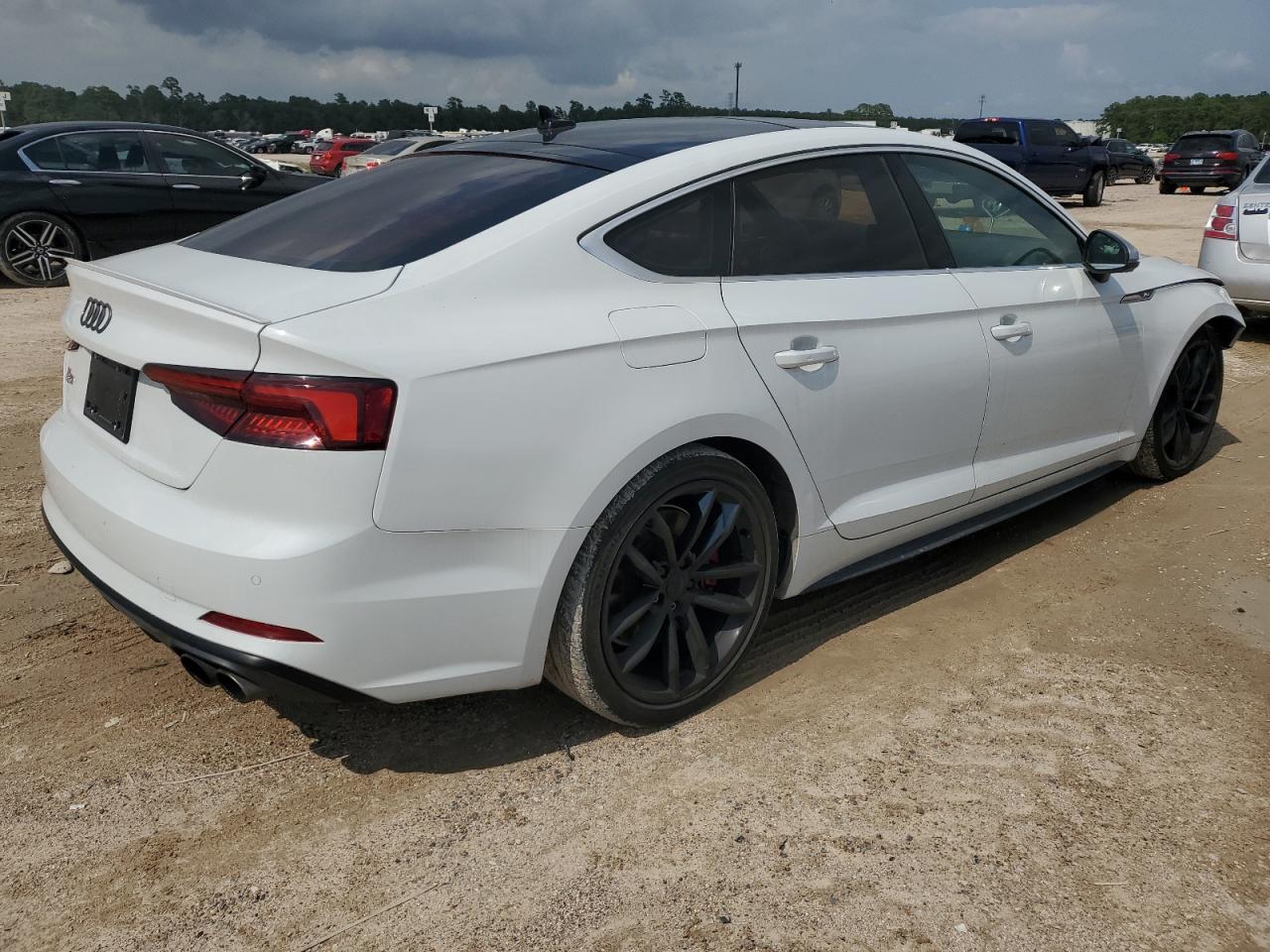 Photo 2 VIN: WAUC4CF5XJA027110 - AUDI RS5 