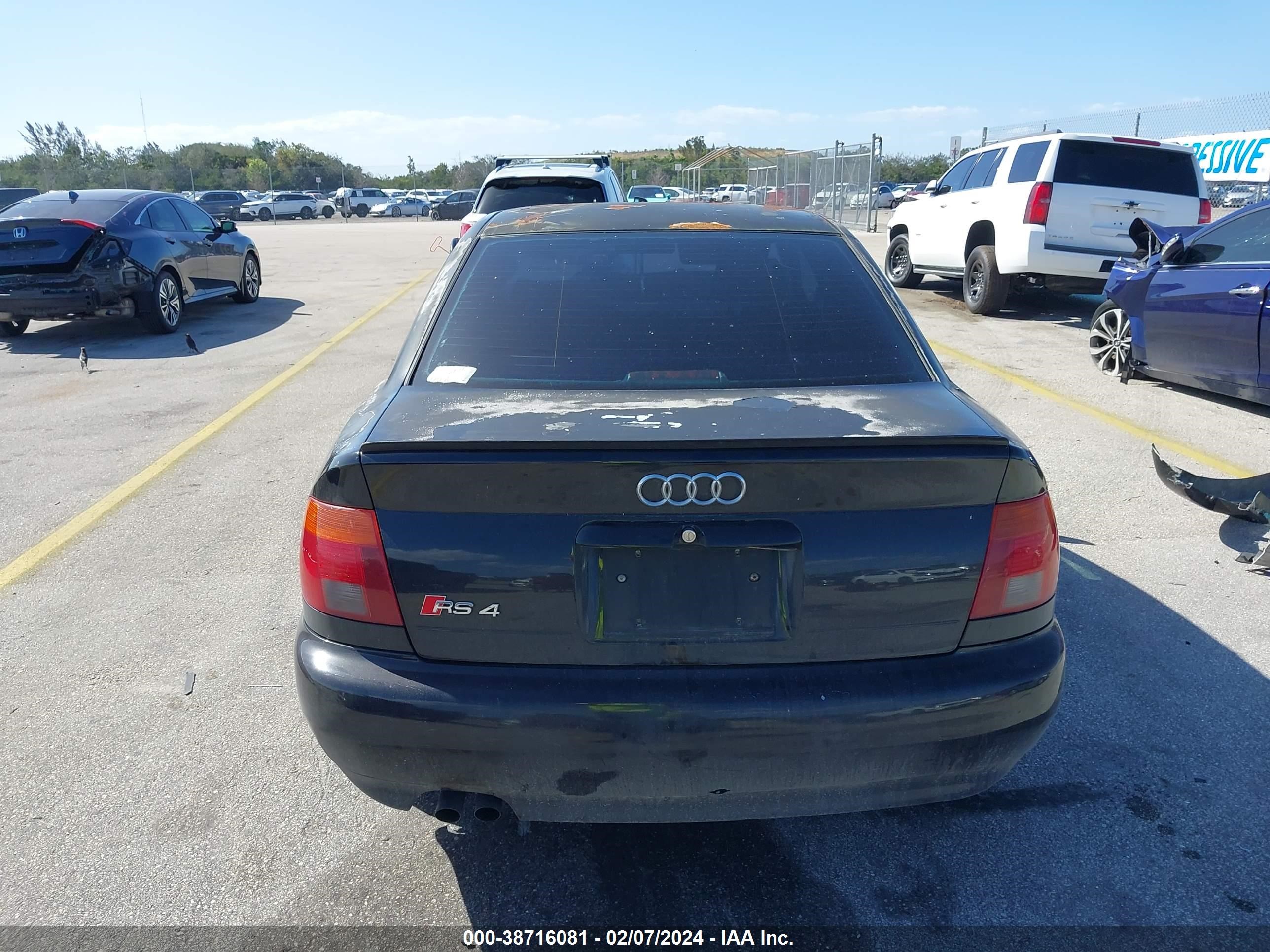 Photo 15 VIN: WAUCB88D9VA241602 - AUDI A4 