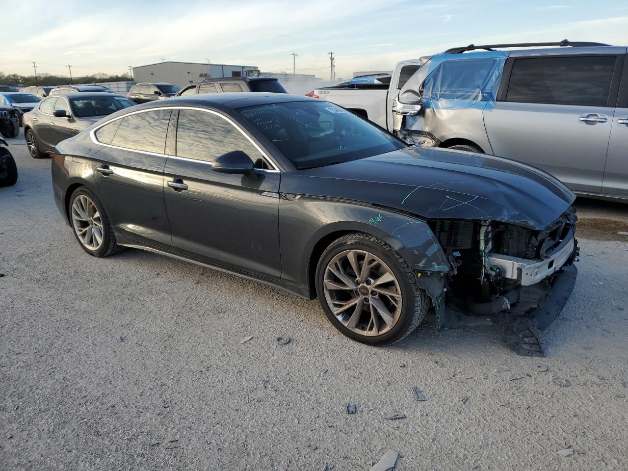 Photo 3 VIN: WAUCBCF53NA037554 - AUDI A5 