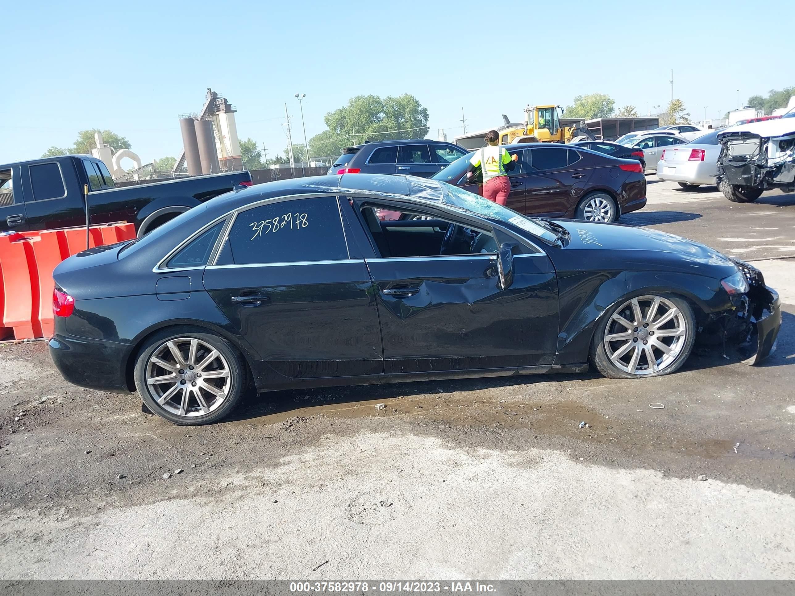 Photo 12 VIN: WAUCF78K89N041063 - AUDI A4 