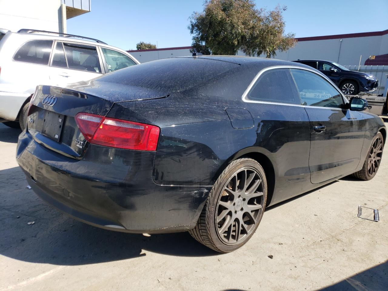 Photo 2 VIN: WAUCFAFR1BA037155 - AUDI A5 