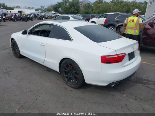 Photo 2 VIN: WAUCFAFR2BA012555 - AUDI A5 