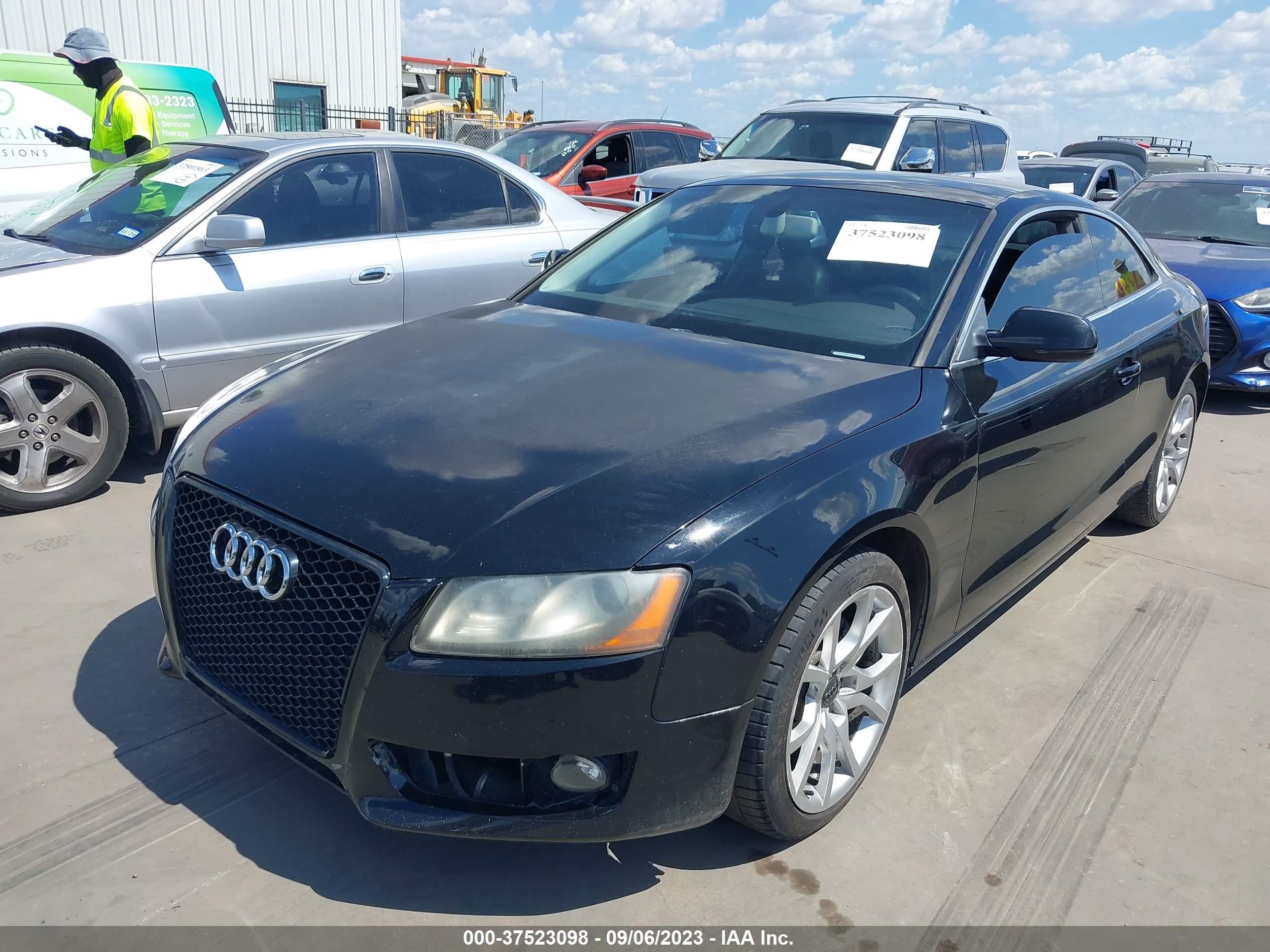 Photo 1 VIN: WAUCFAFR3CA044559 - AUDI A5 