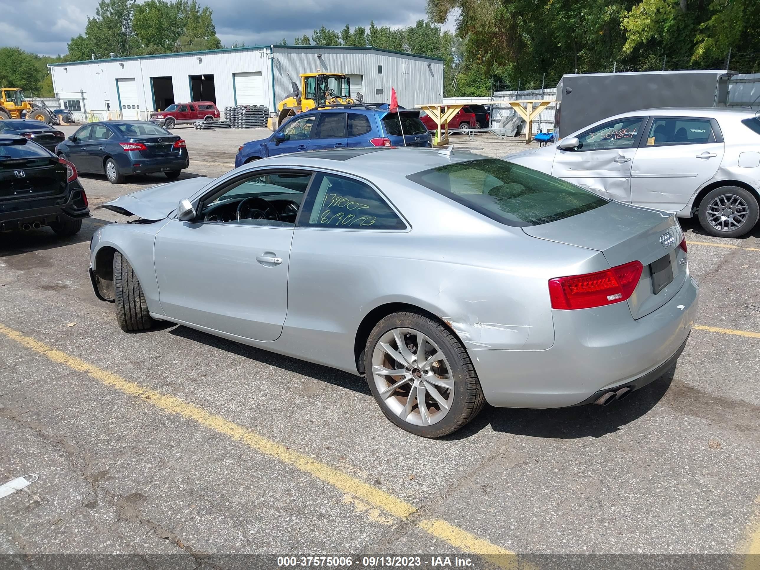 Photo 2 VIN: WAUCFAFR3DA060407 - AUDI A5 