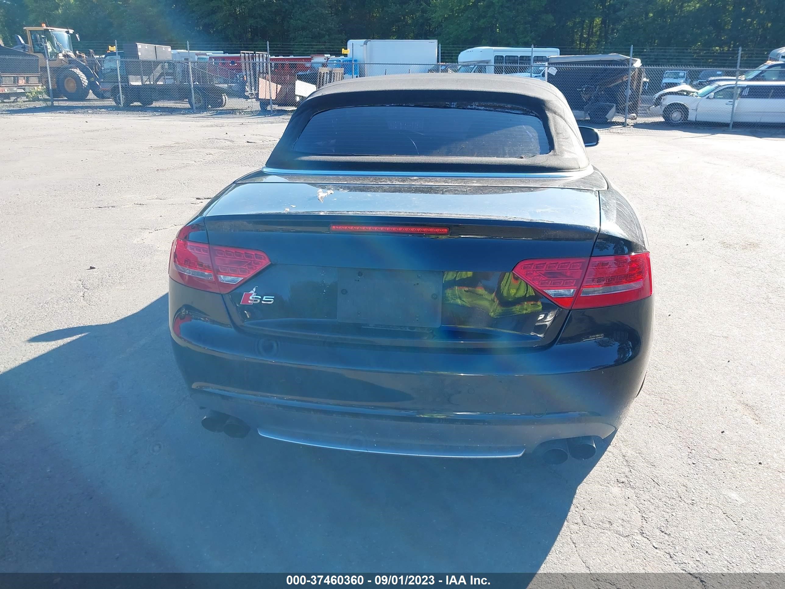 Photo 15 VIN: WAUCGAFH8AN015519 - AUDI S5 