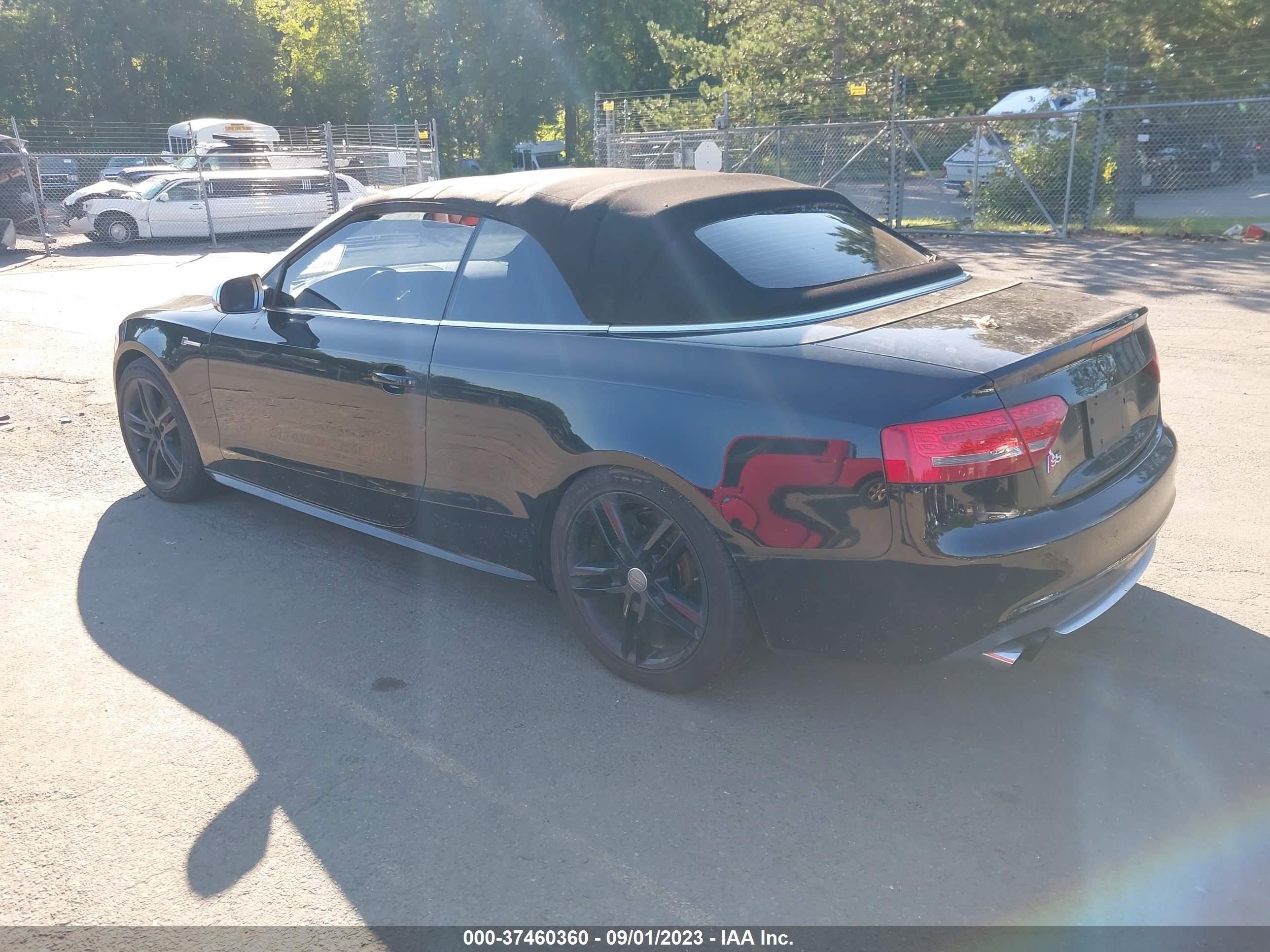 Photo 2 VIN: WAUCGAFH8AN015519 - AUDI S5 