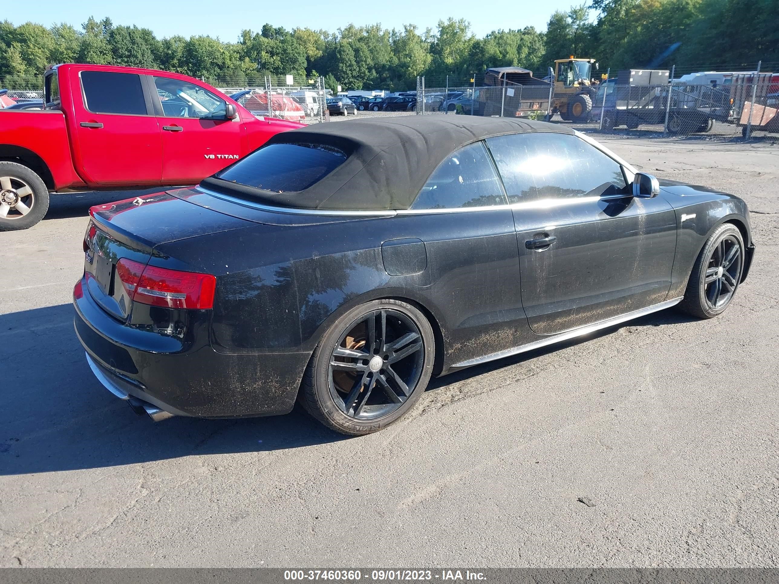 Photo 3 VIN: WAUCGAFH8AN015519 - AUDI S5 