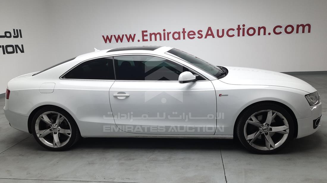 Photo 8 VIN: WAUCKB8T7BA062295 - AUDI A5 