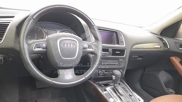 Photo 8 VIN: WAUCKC8R5BA077243 - AUDI Q5 