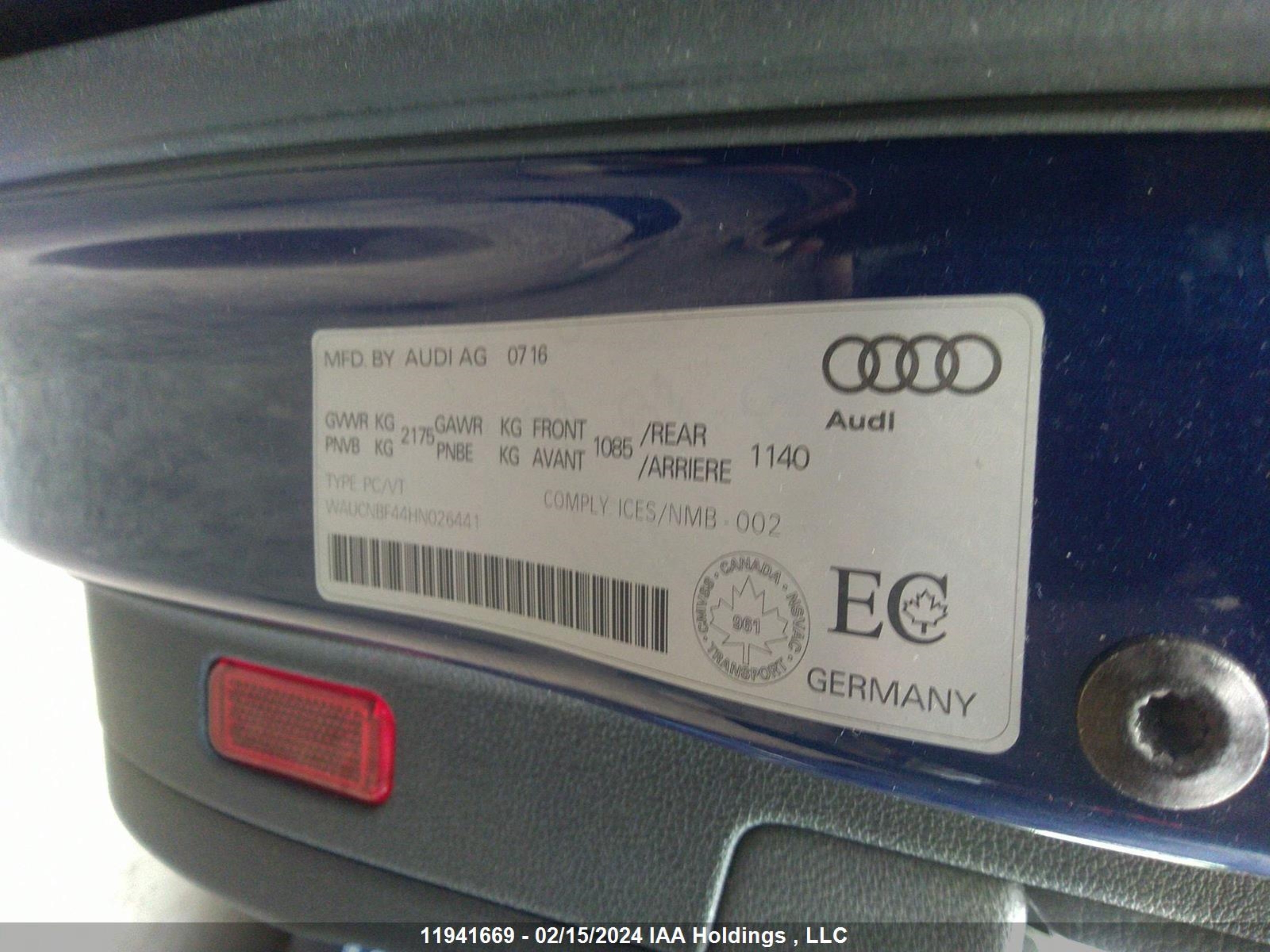 Photo 8 VIN: WAUCNBF44HN026441 - AUDI A4 