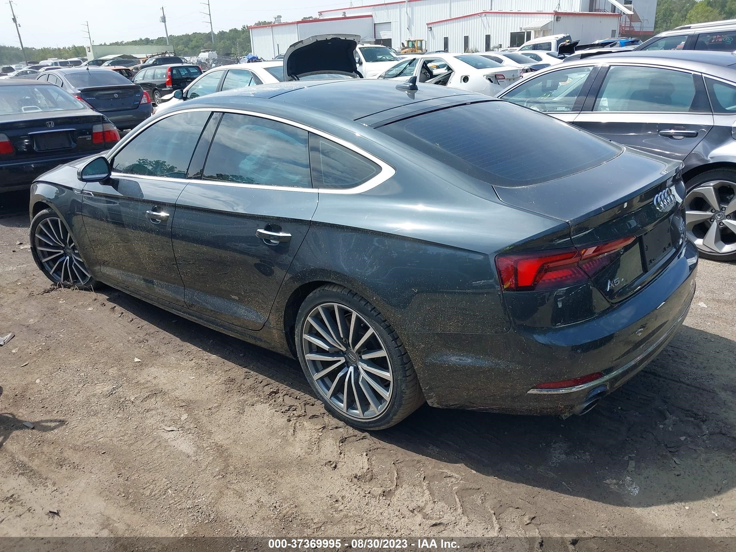 Photo 2 VIN: WAUCNCF58JA053489 - AUDI A5 