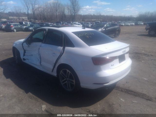 Photo 2 VIN: WAUCUGFF4LA013822 - AUDI A3 SEDAN 