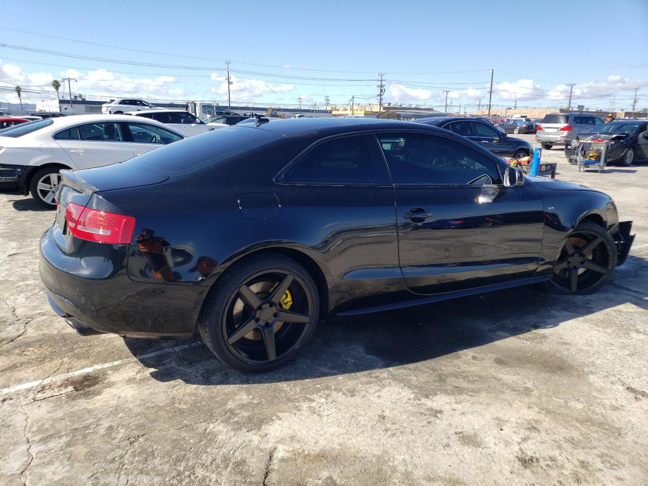 Photo 2 VIN: WAUCVAFR2BA008671 - AUDI RS5 