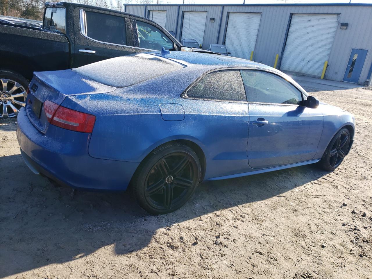 Photo 2 VIN: WAUCVAFR2BA044053 - AUDI RS5 