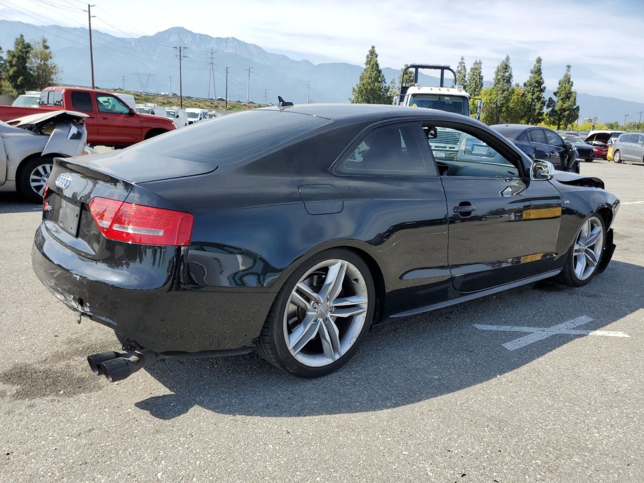 Photo 2 VIN: WAUCVAFR2CA016531 - AUDI RS5 