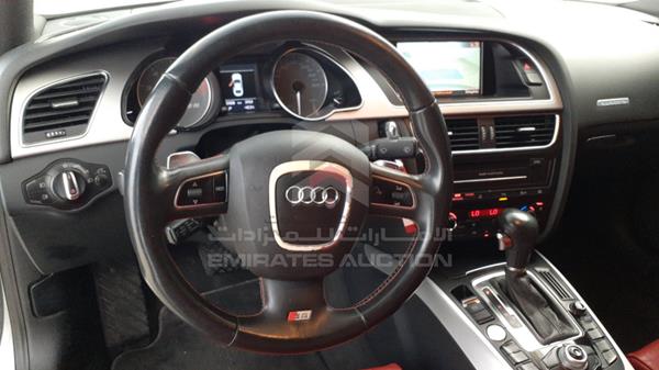 Photo 14 VIN: WAUCVB8T5BA082603 - AUDI S5 