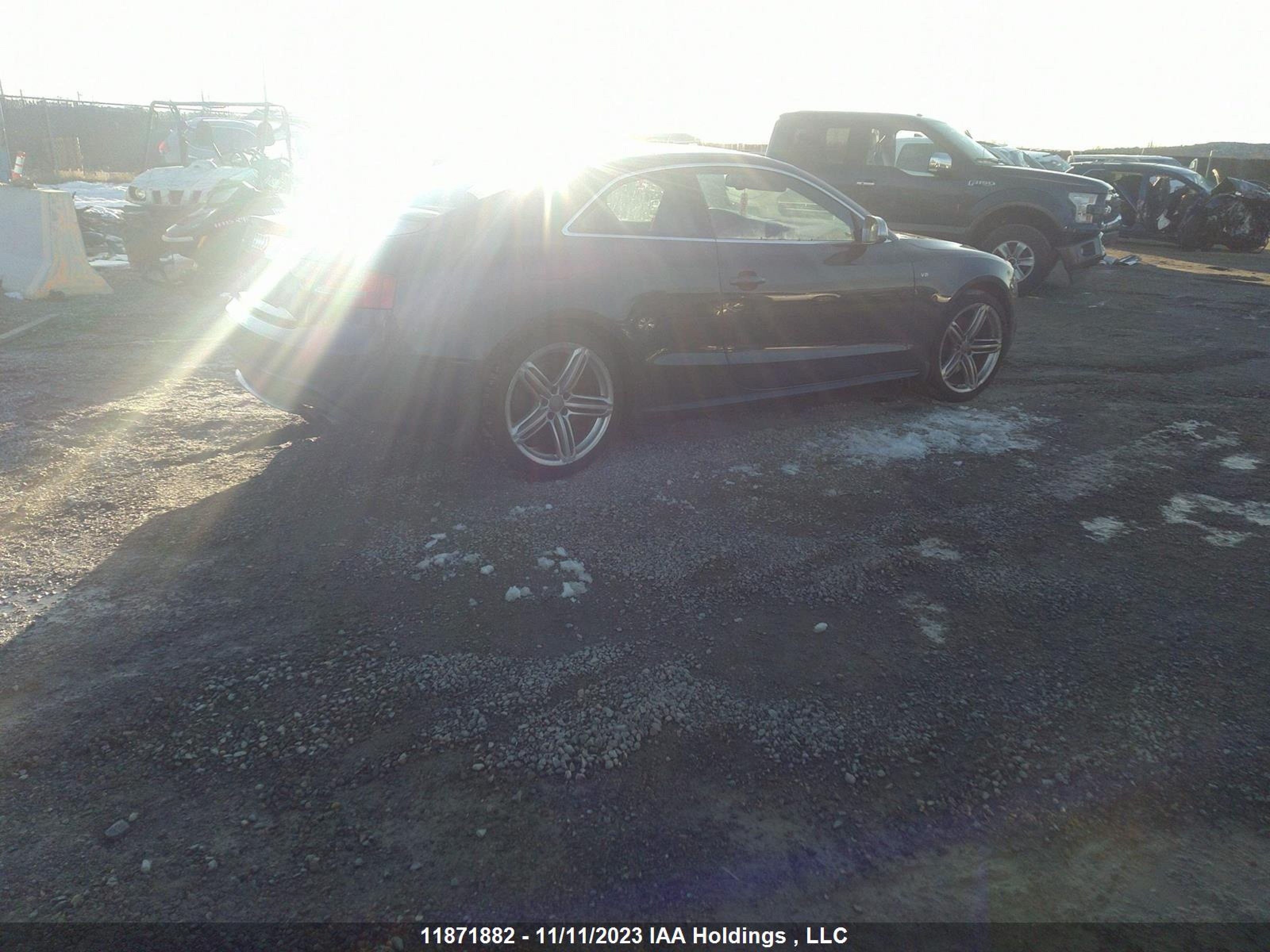 Photo 3 VIN: WAUCVBFR7AA035885 - AUDI S5 