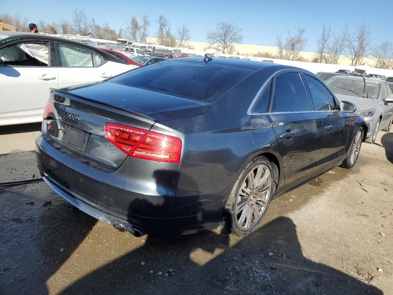 Photo 2 VIN: WAUD2AFDXDN011430 - AUDI S8 