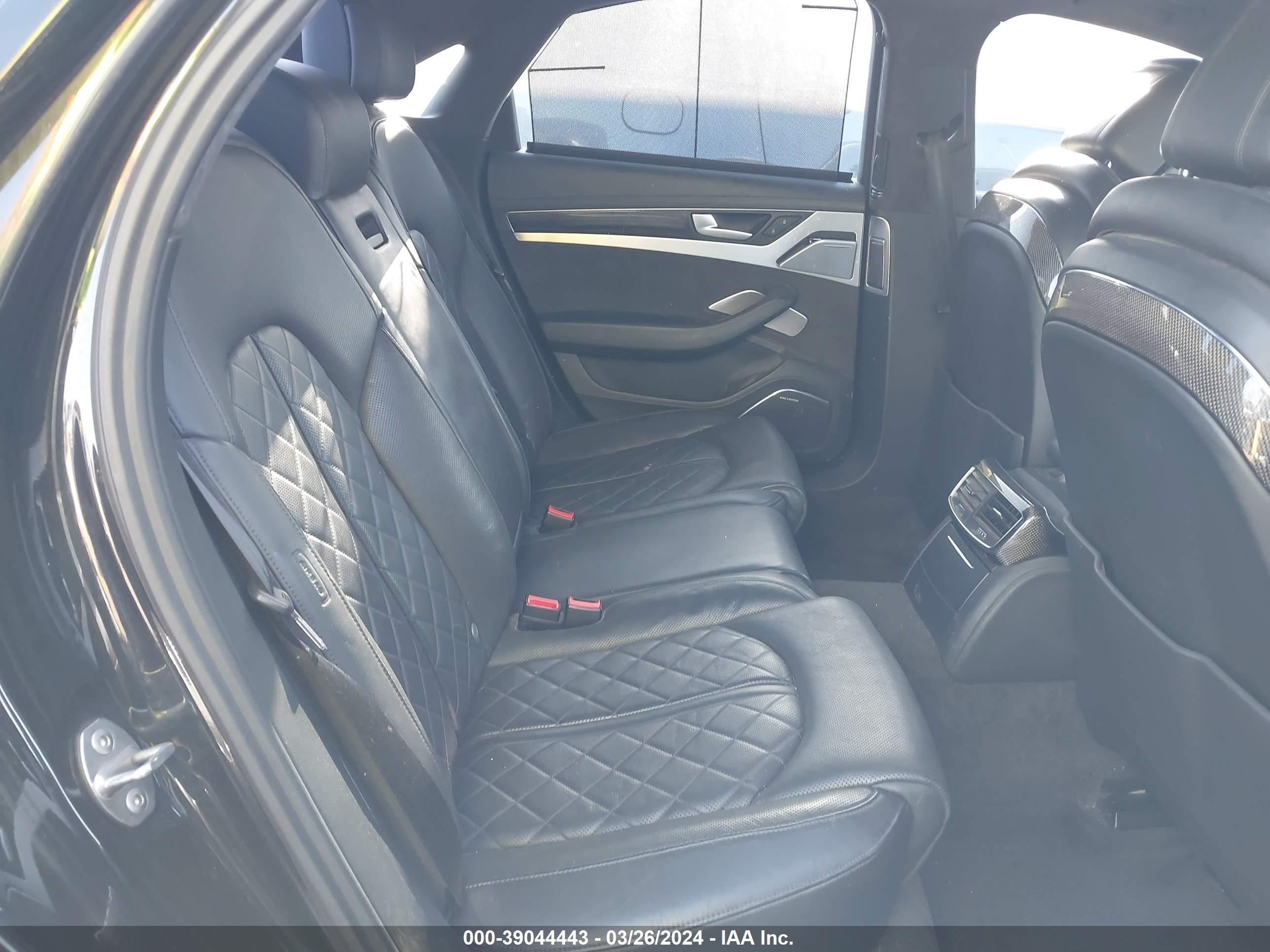 Photo 7 VIN: WAUD2AFDXEN008688 - AUDI S8 